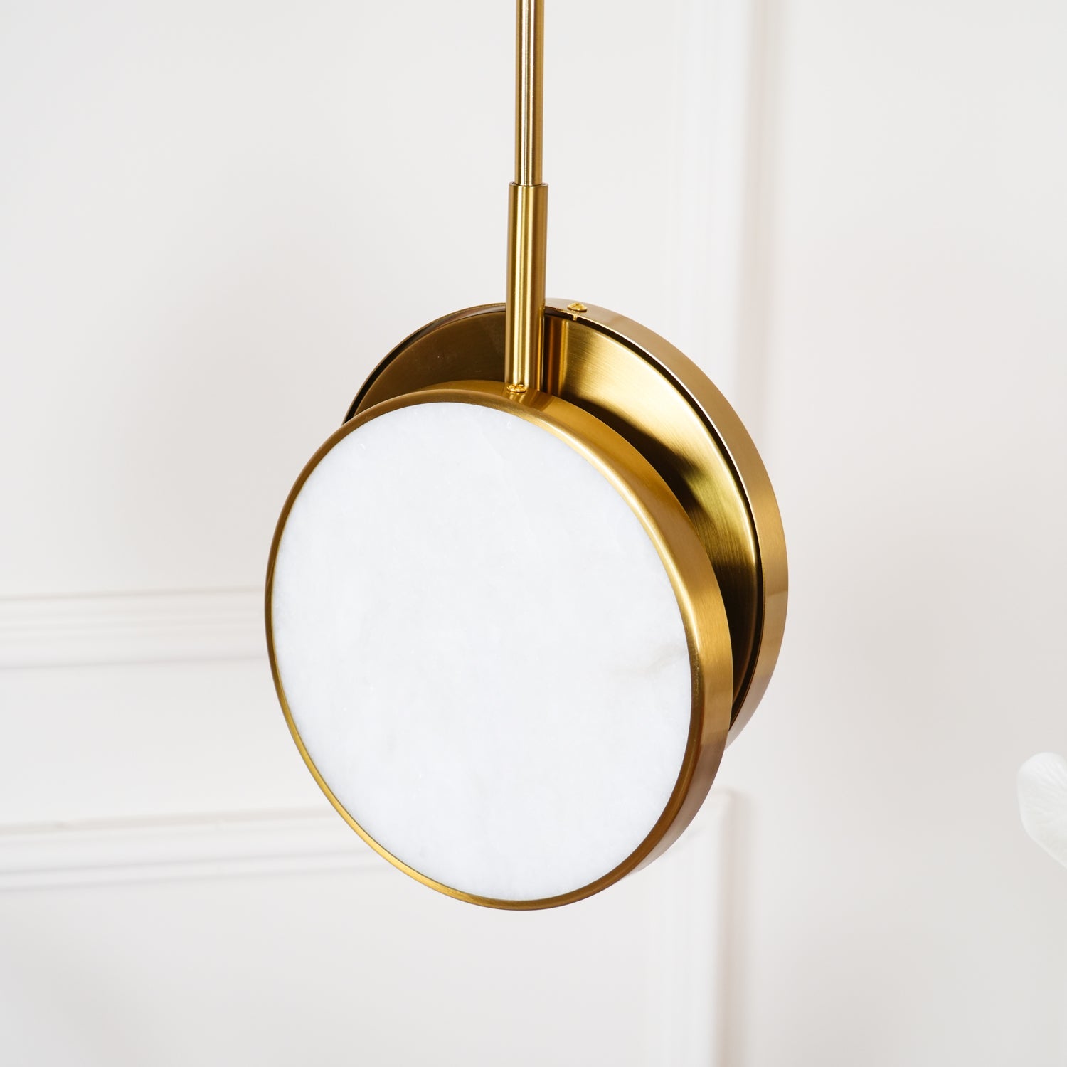 Synoryra Dual Disc Alabaster Pendant Light - Blowlighting