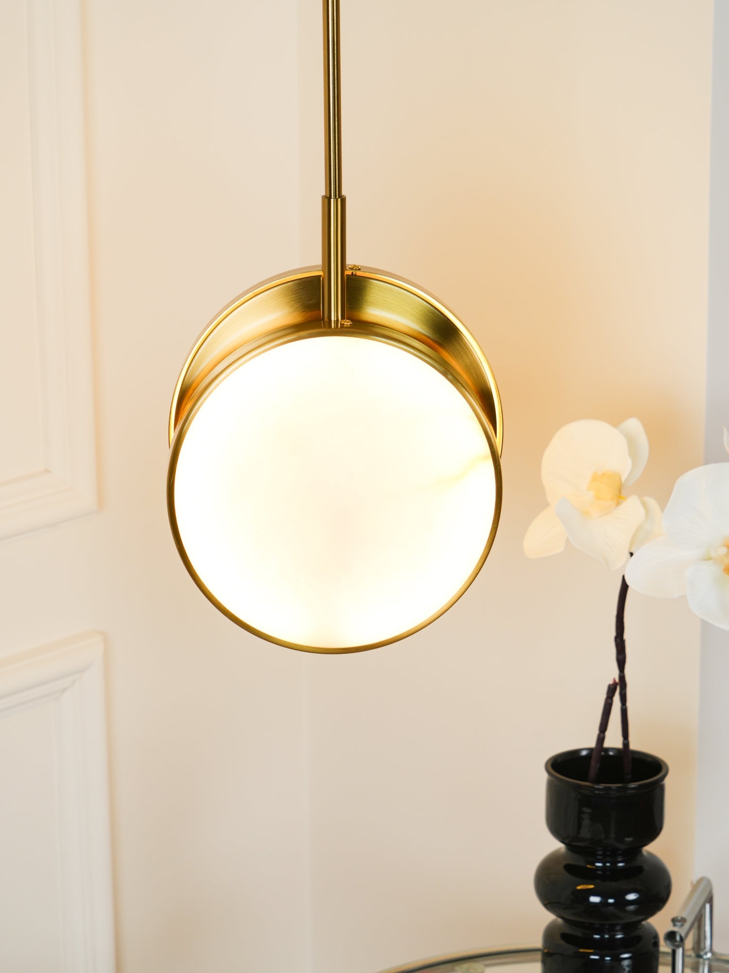 Synoryra Dual Disc Alabaster Pendant Light - Blowlighting