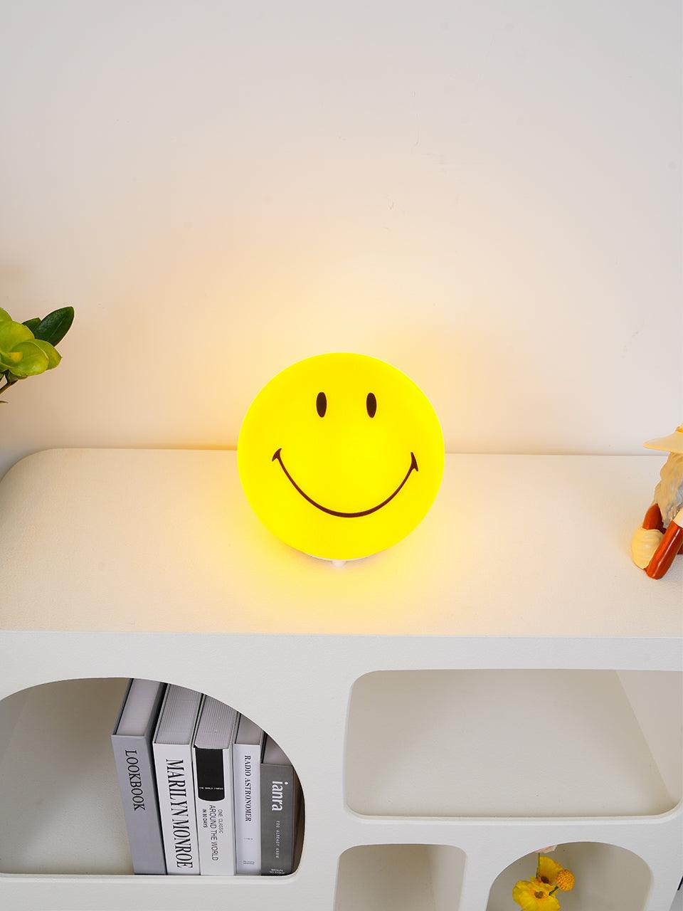 Smiling Rechargeable Table Lamp - Blowlighting