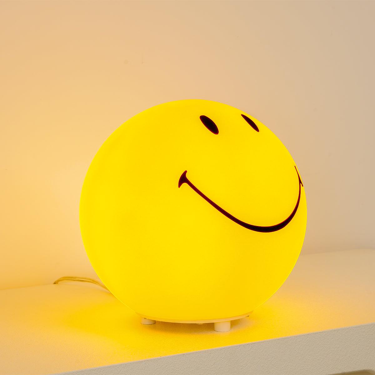 Smiling Rechargeable Table Lamp - Blowlighting