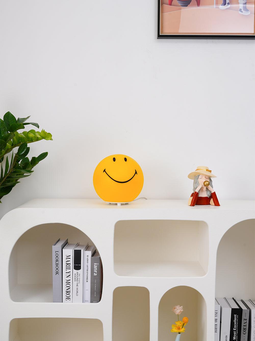 Smiling Rechargeable Table Lamp - Blowlighting