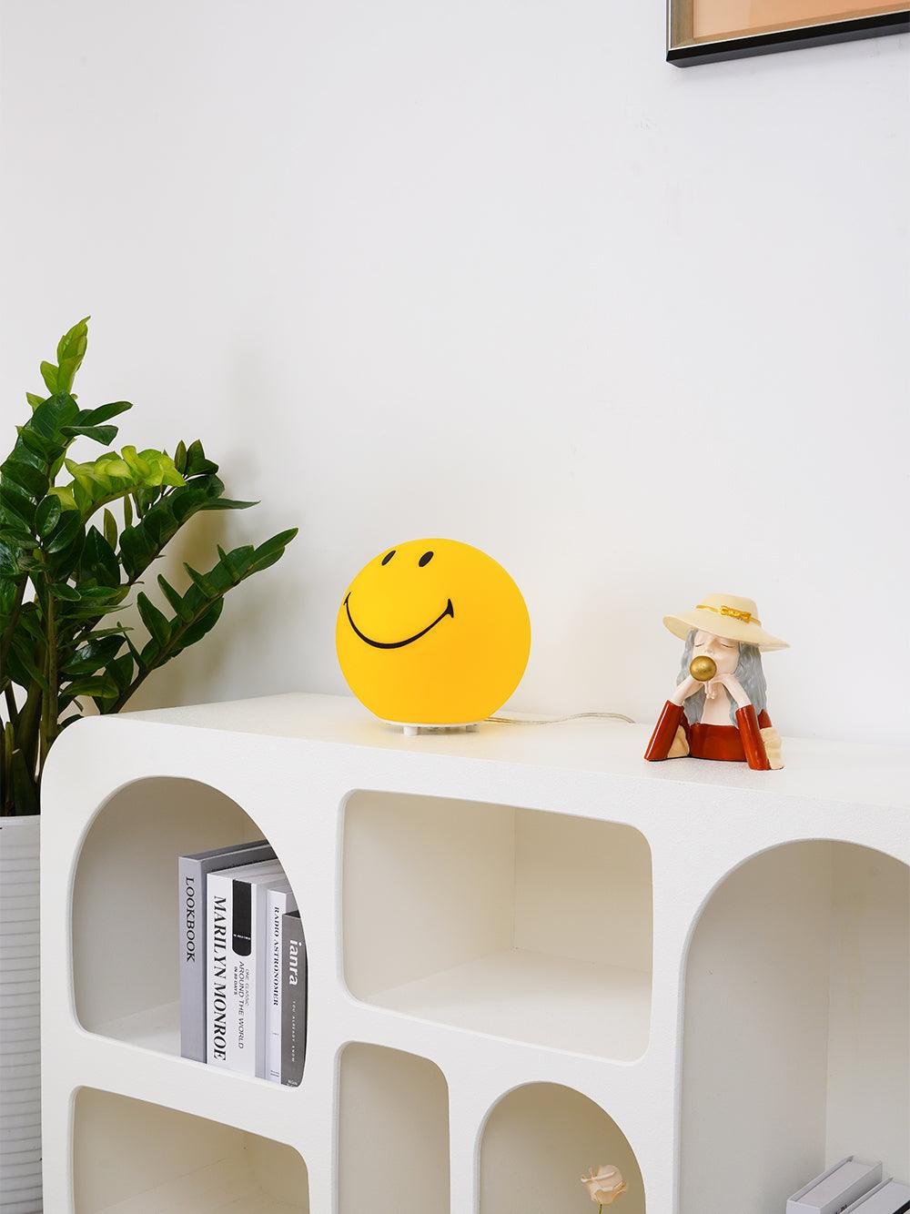 Smiling Rechargeable Table Lamp - Blowlighting
