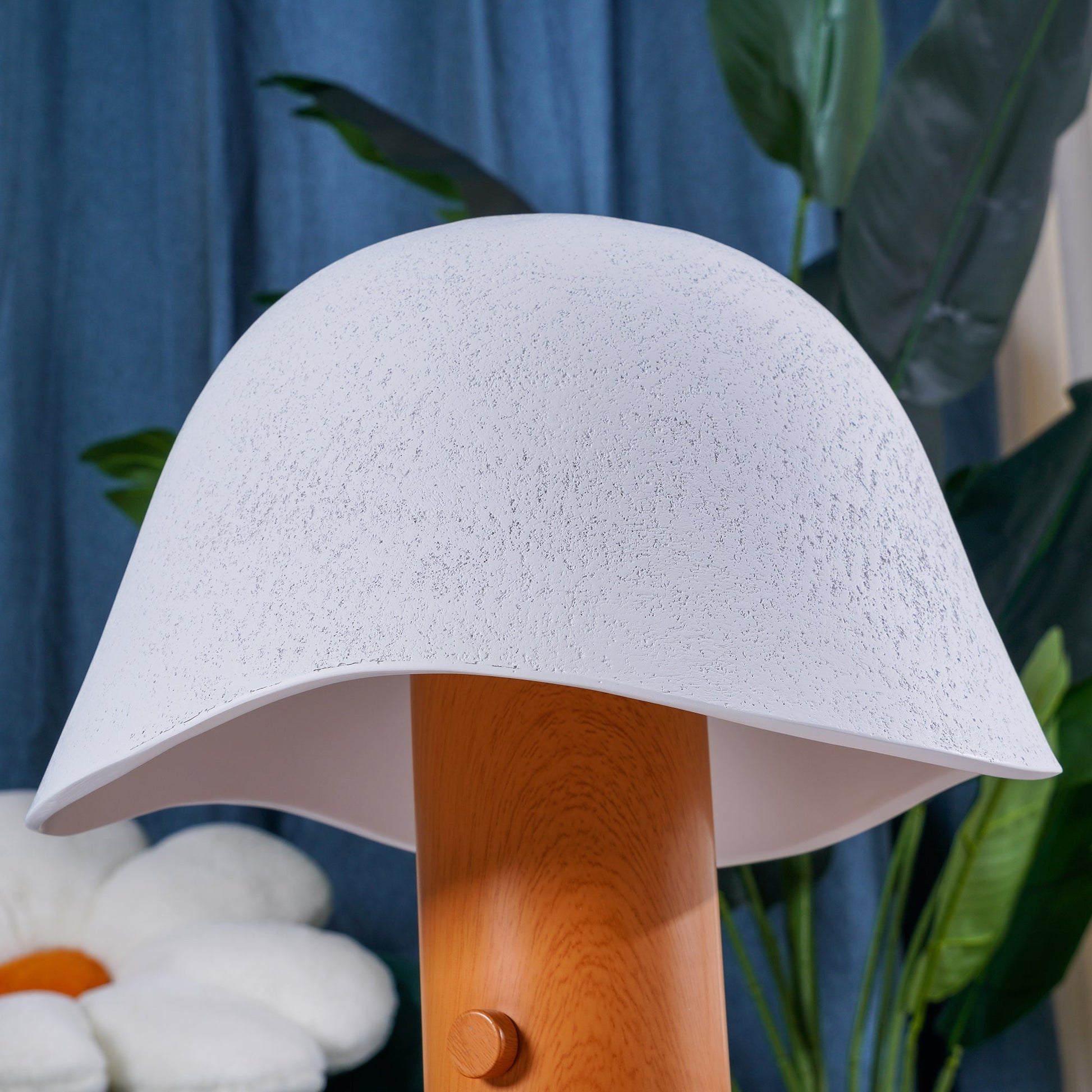 Mushroom Inspired Table Lamp - Blowlighting