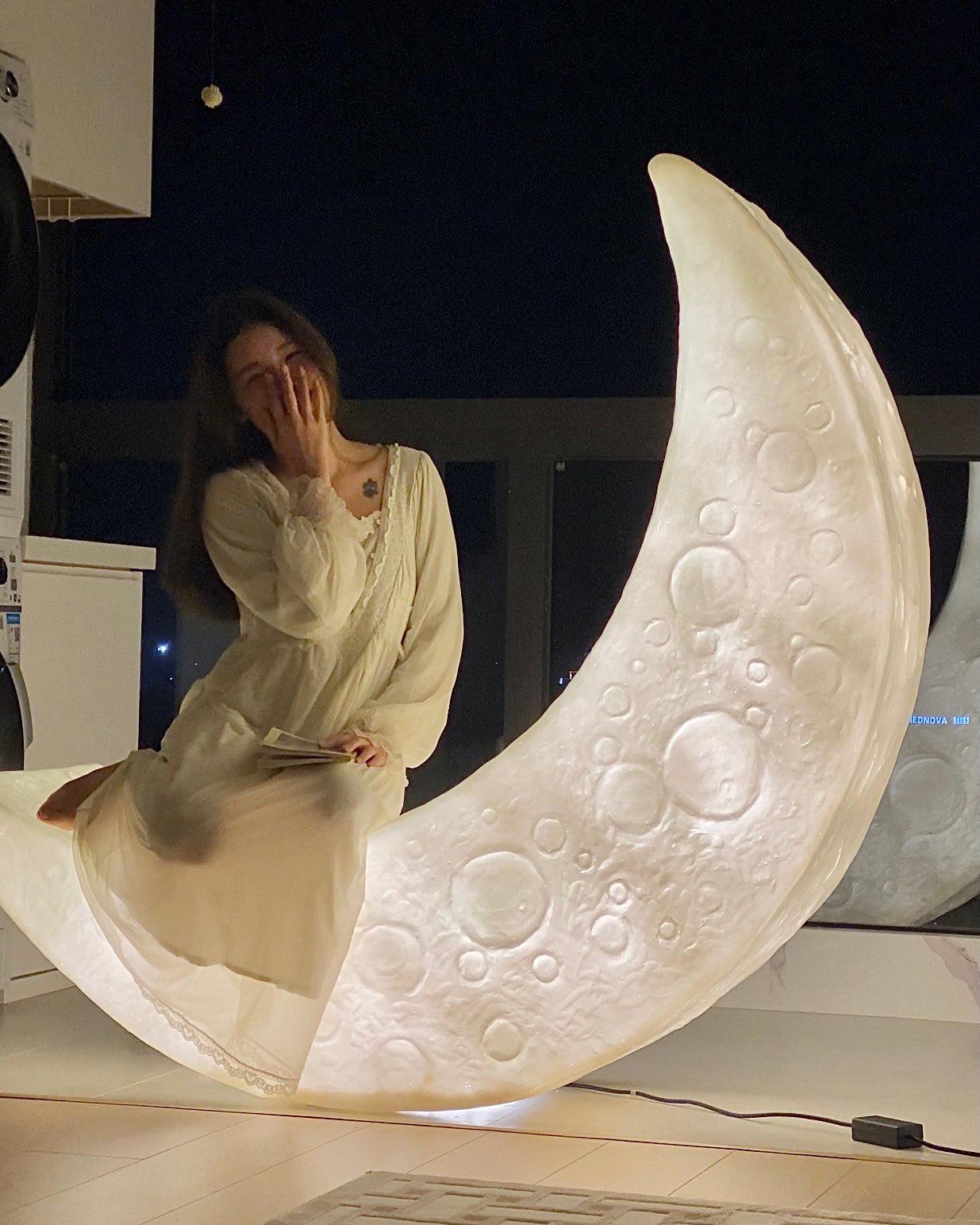 My Moon Floor Lamp - Blowlighting