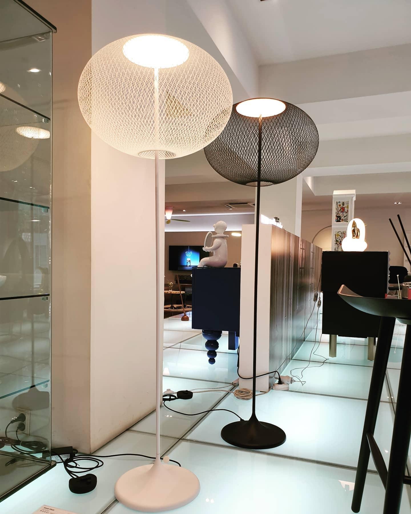Metallic Meshwork Floor Lamp - Blowlighting