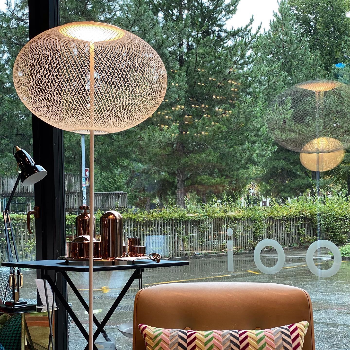 Metallic Meshwork Floor Lamp - Blowlighting