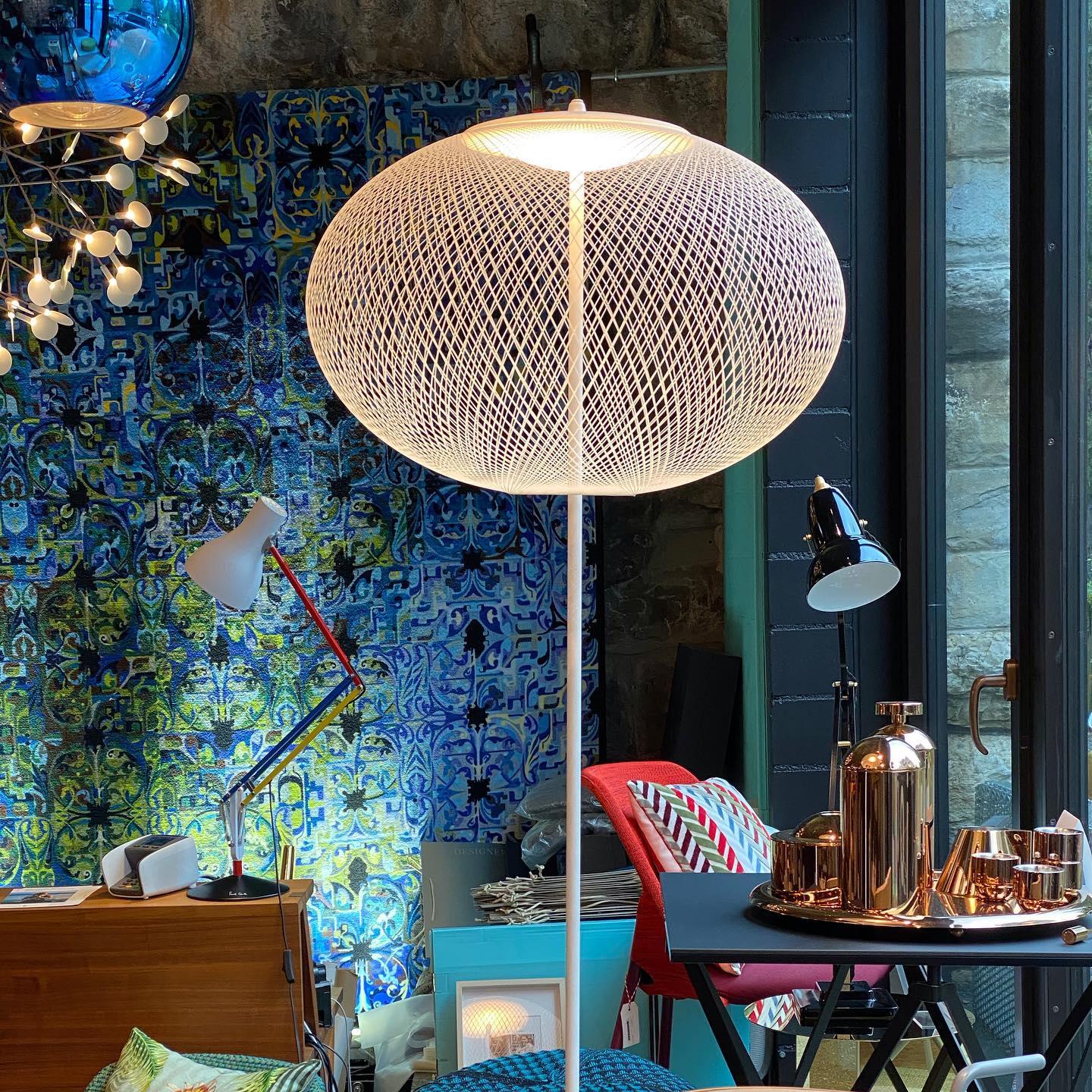 Metallic Meshwork Floor Lamp - Blowlighting