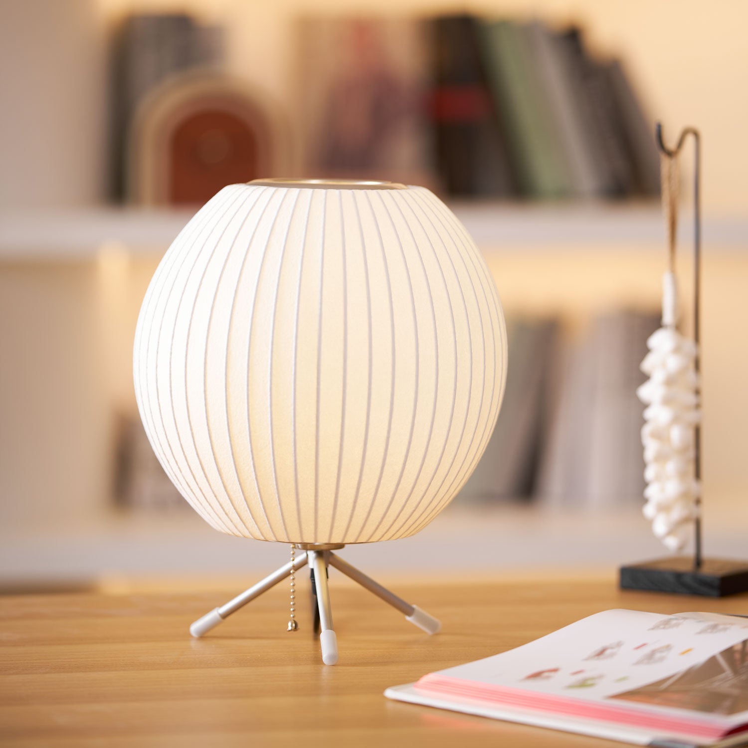 Nelson Tripod Table Lamp - Blowlighting