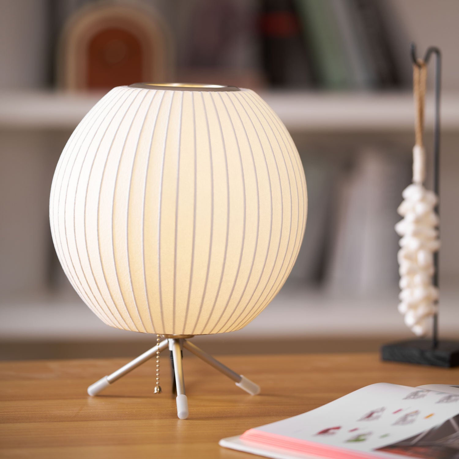 Nelson Tripod Table Lamp - Blowlighting