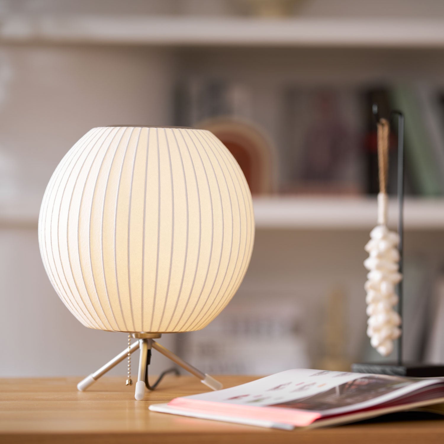 Nelson Tripod Table Lamp - Blowlighting