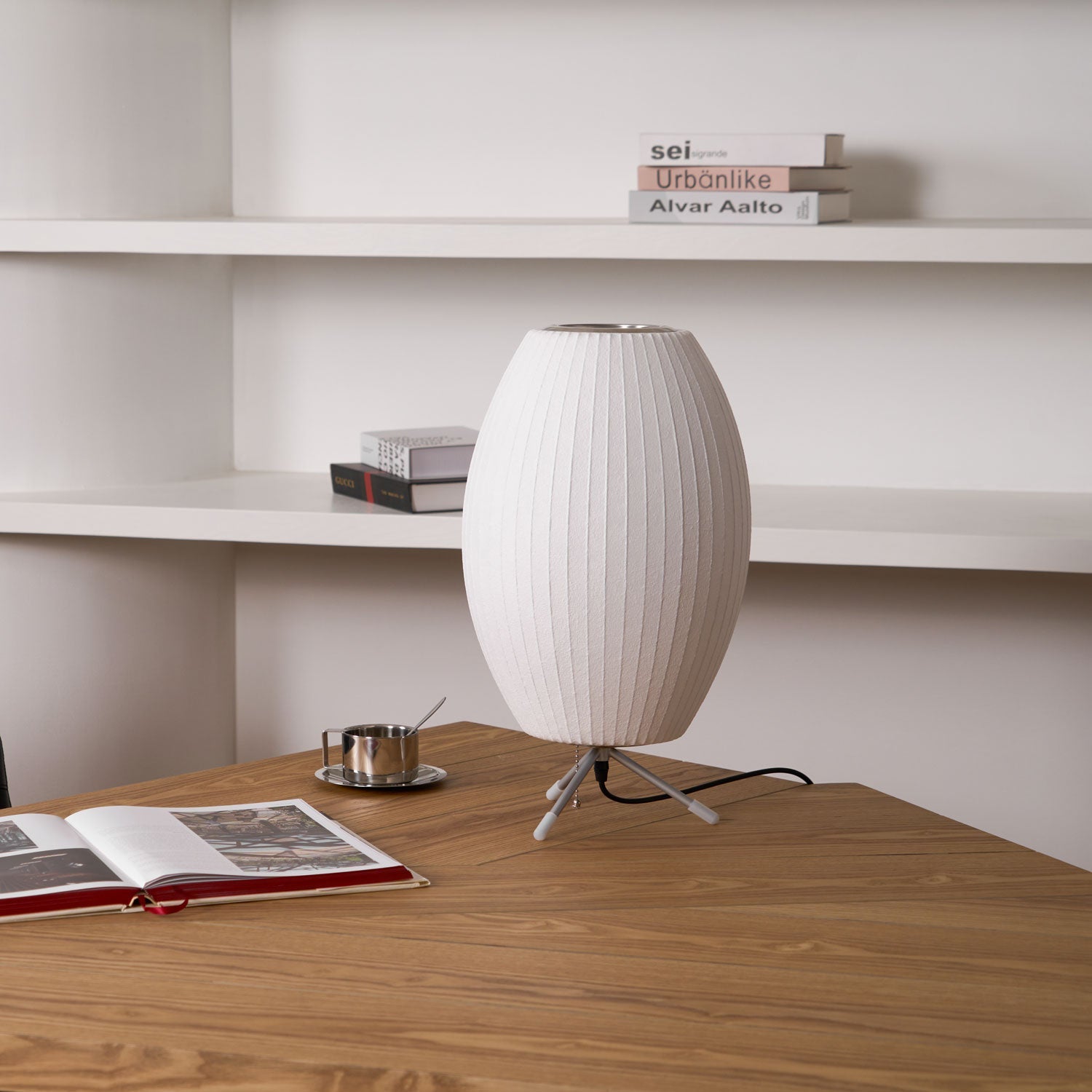 Nelson Tripod Table Lamp - Blowlighting