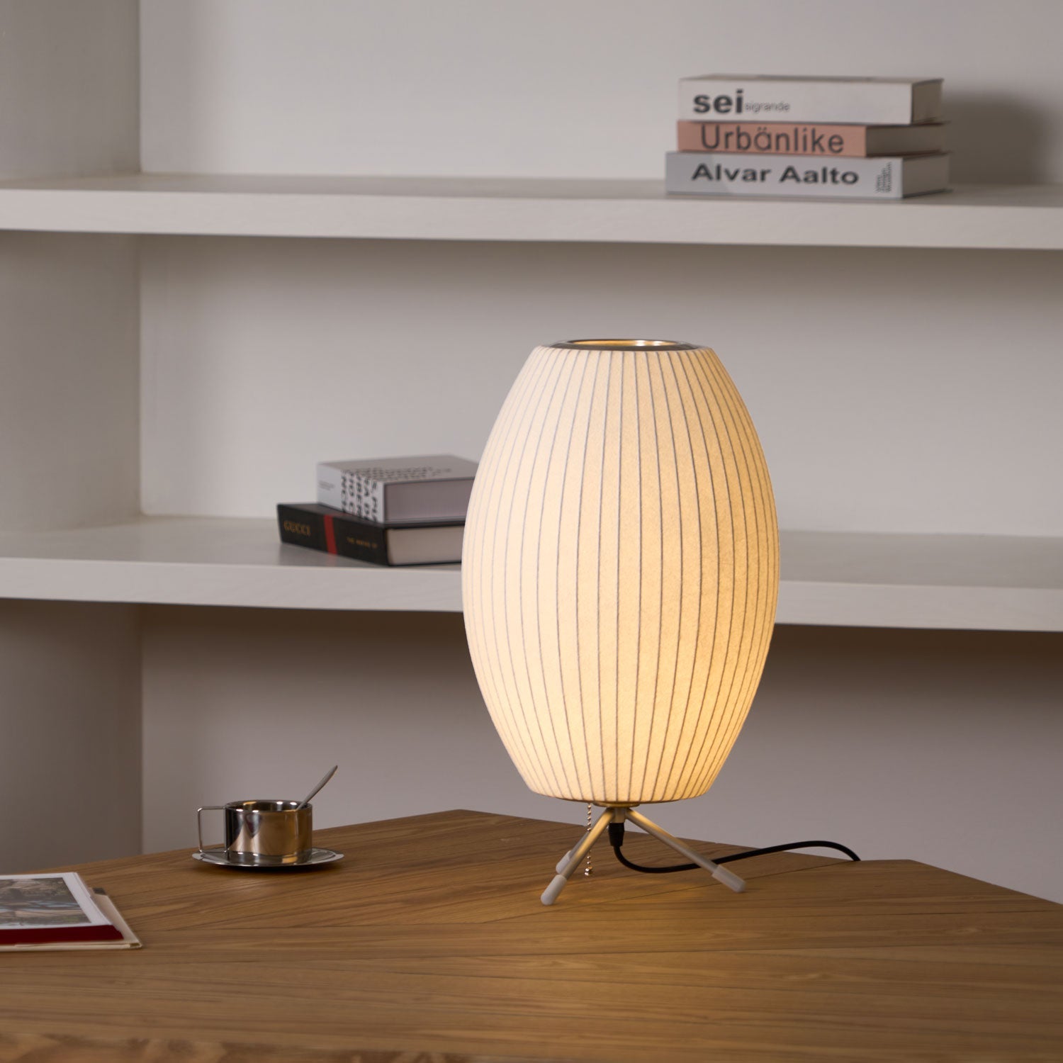 Nelson Tripod Table Lamp - Blowlighting