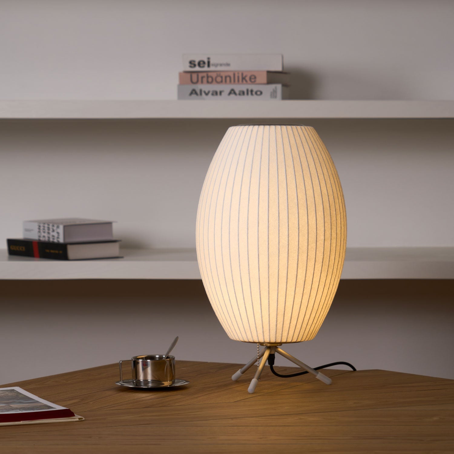 Nelson Tripod Table Lamp - Blowlighting
