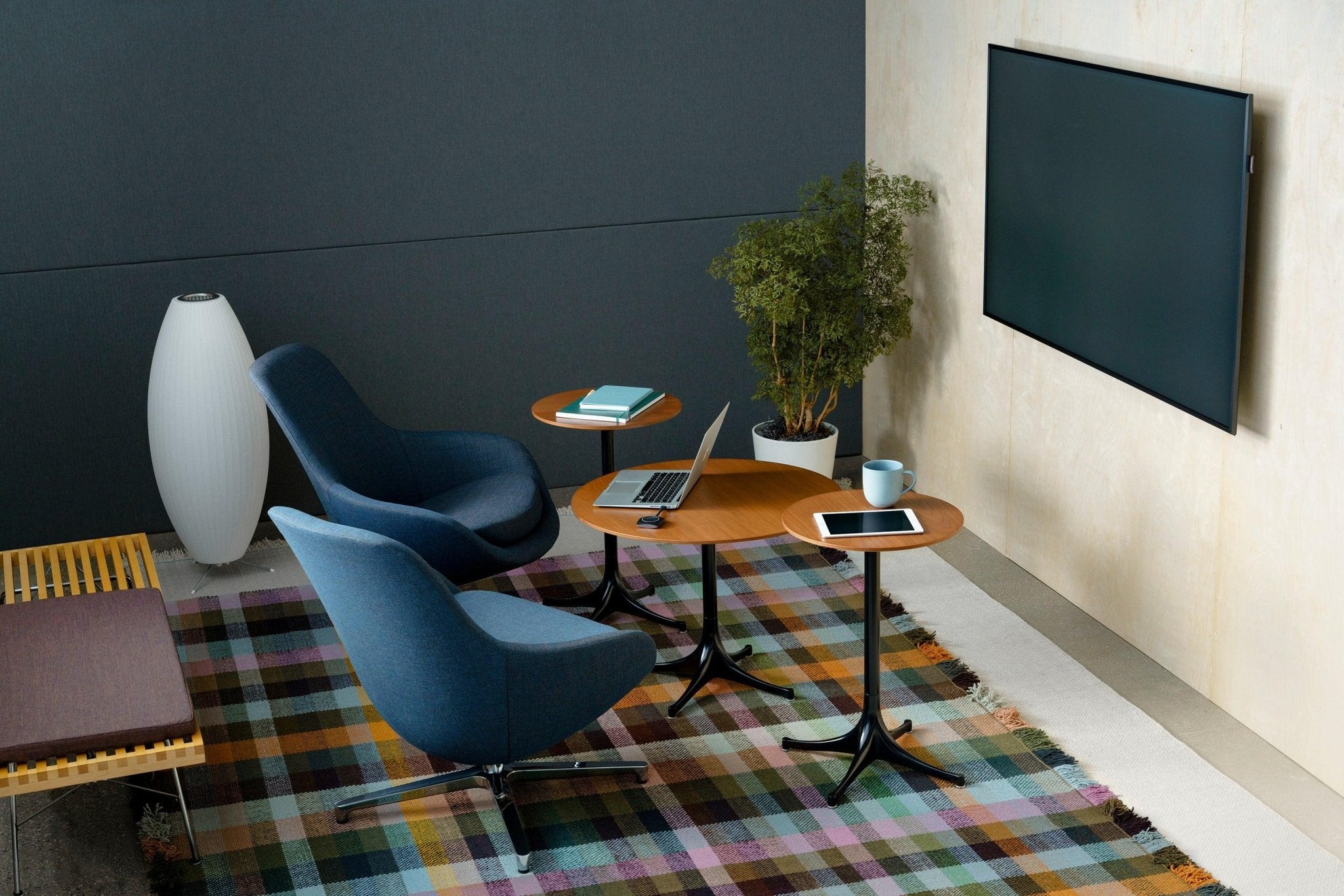 Nelson Tripod Table Lamp - Blowlighting