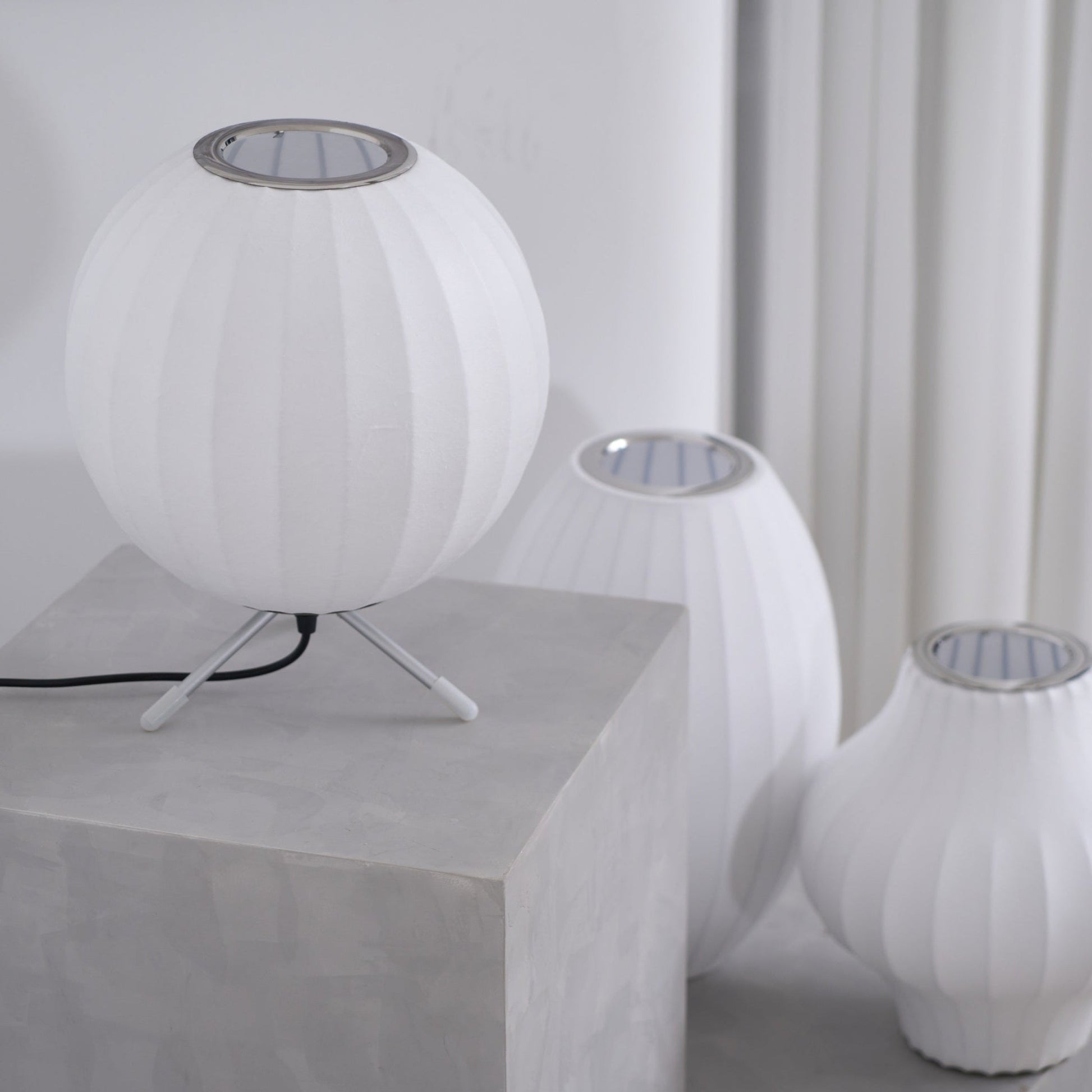 Nelson Tripod Table Lamp - Blowlighting