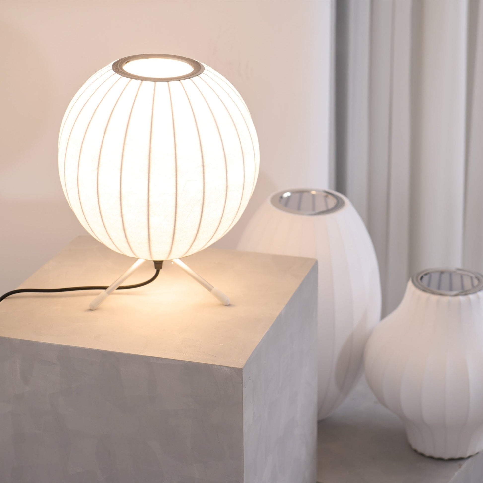 Nelson Tripod Table Lamp - Blowlighting