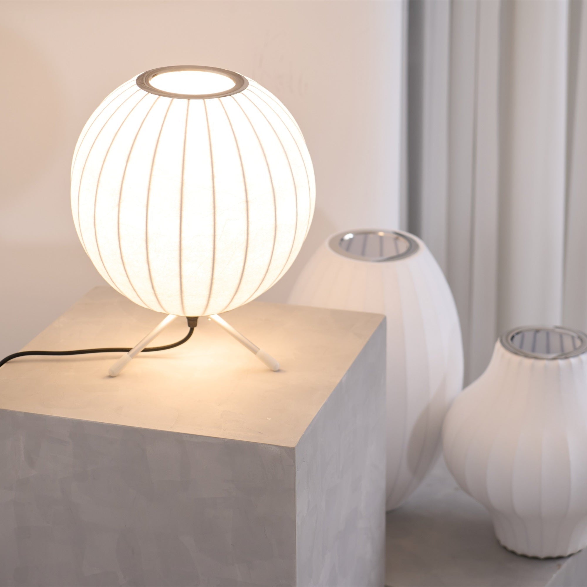 Nelson Tripod Table Lamp - Blowlighting