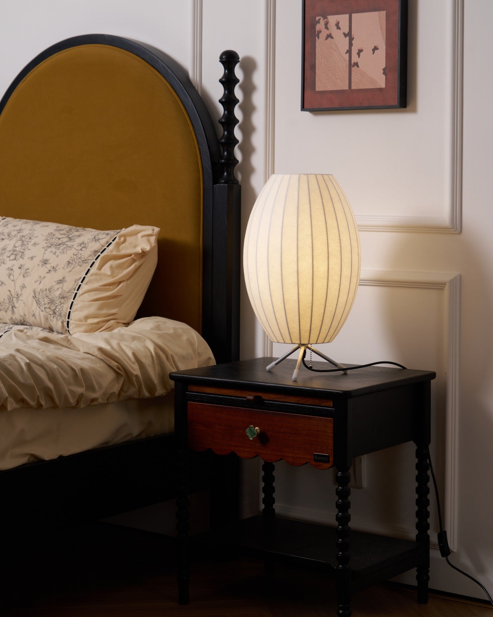 Nelson Tripod Table Lamp - Blowlighting