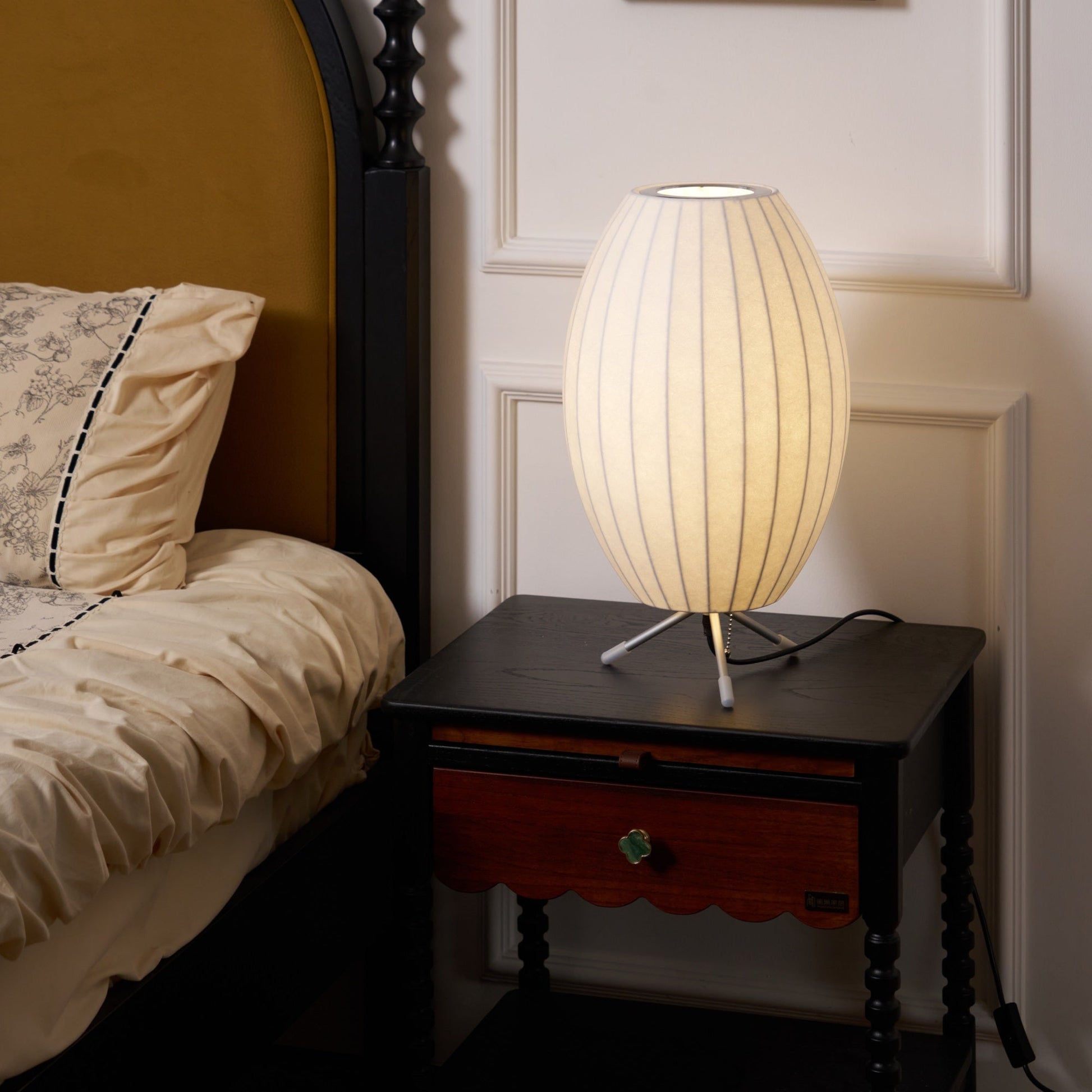 Nelson Tripod Table Lamp - Blowlighting
