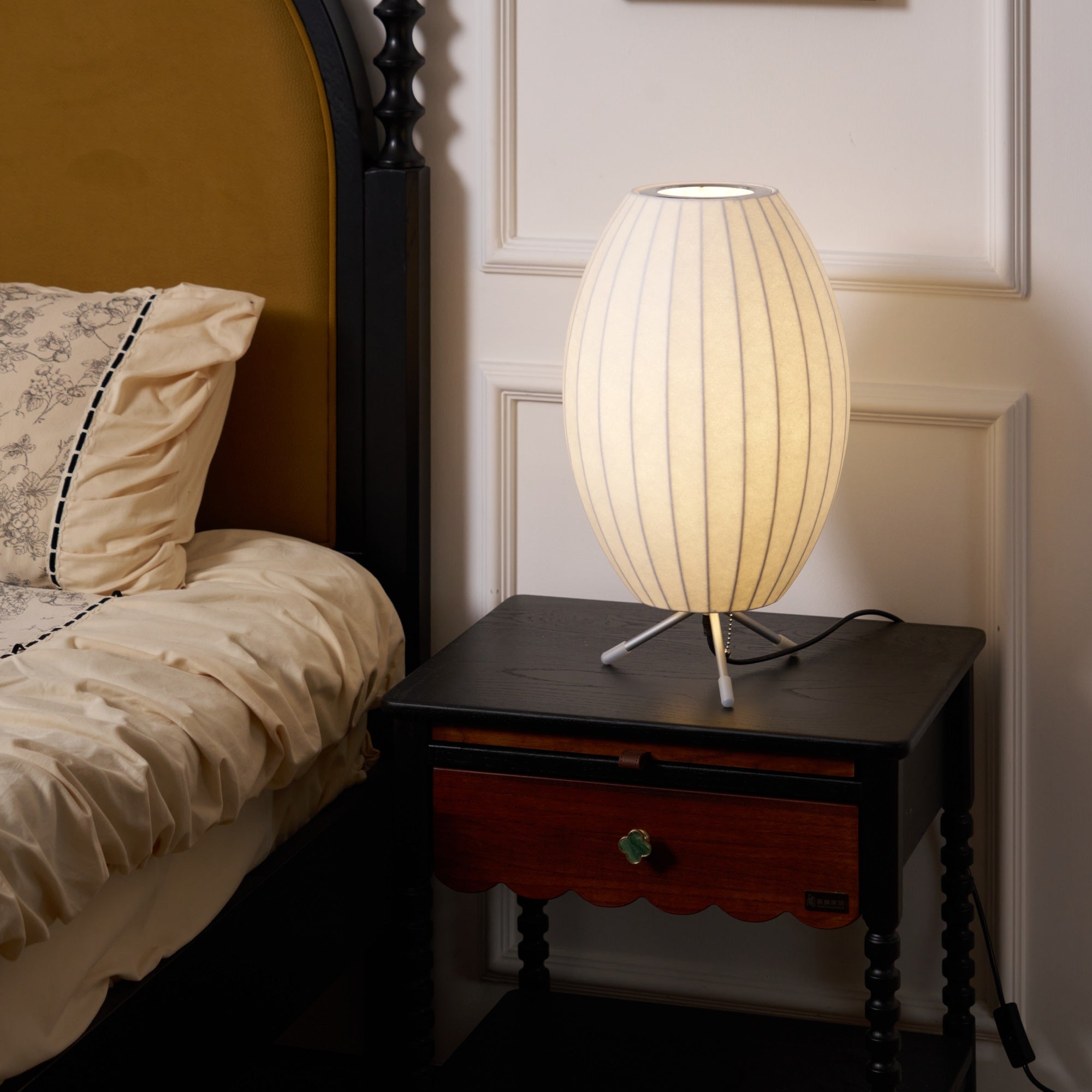 Nelson Tripod Table Lamp - Blowlighting