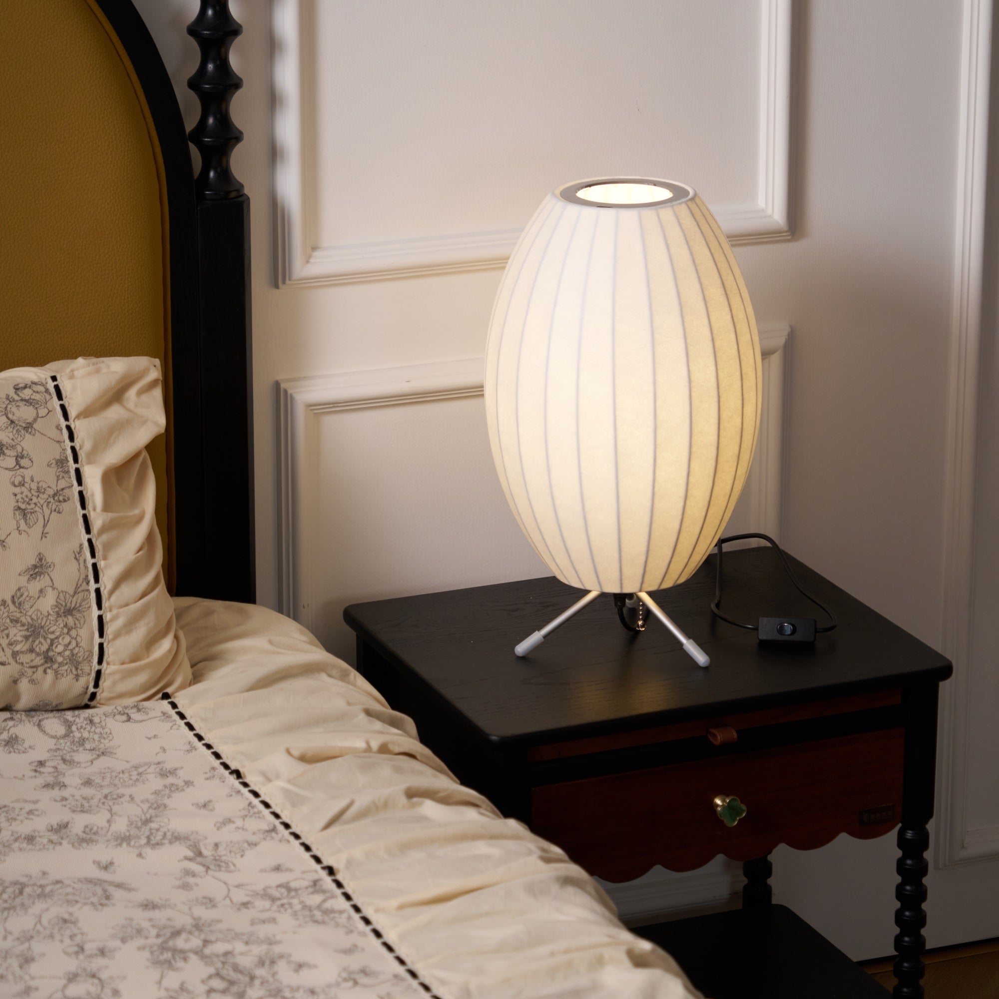 Nelson Tripod Table Lamp - Blowlighting