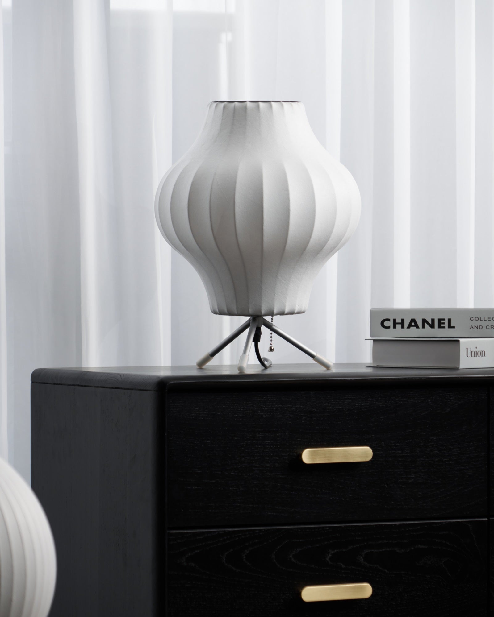 Nelson Tripod Table Lamp - Blowlighting