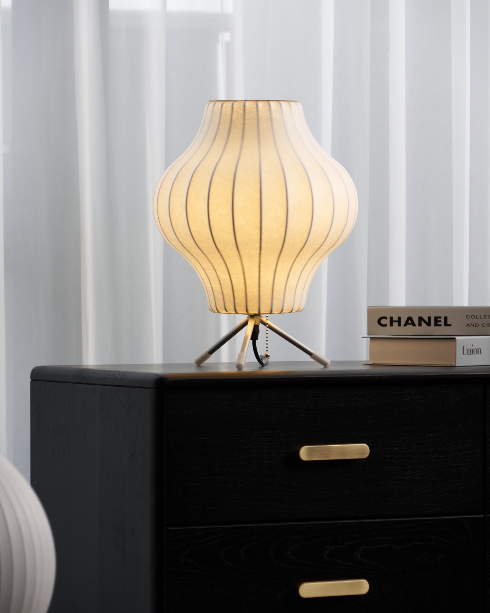 Nelson Tripod Table Lamp - Blowlighting