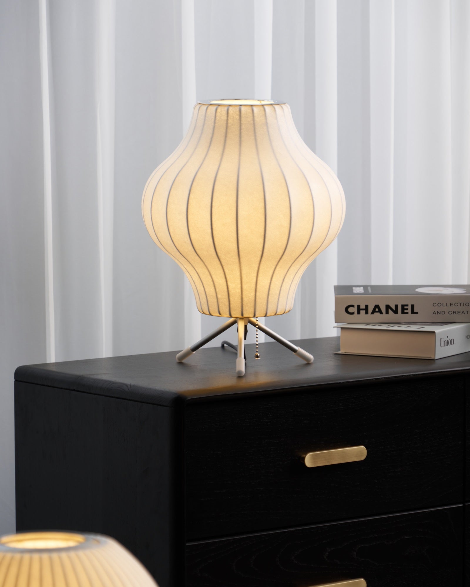Nelson Tripod Table Lamp - Blowlighting