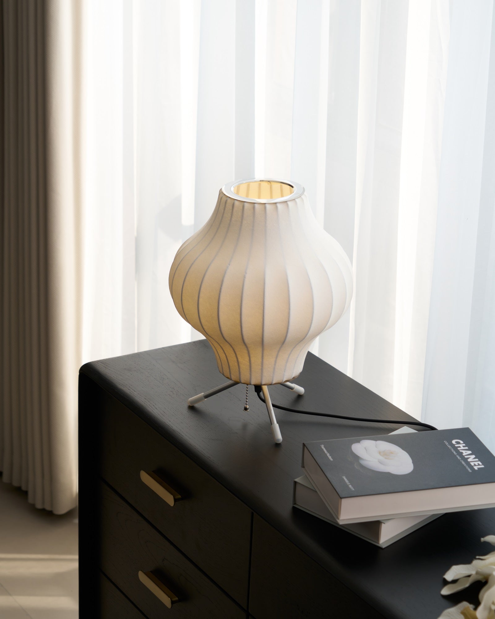 Nelson Tripod Table Lamp - Blowlighting