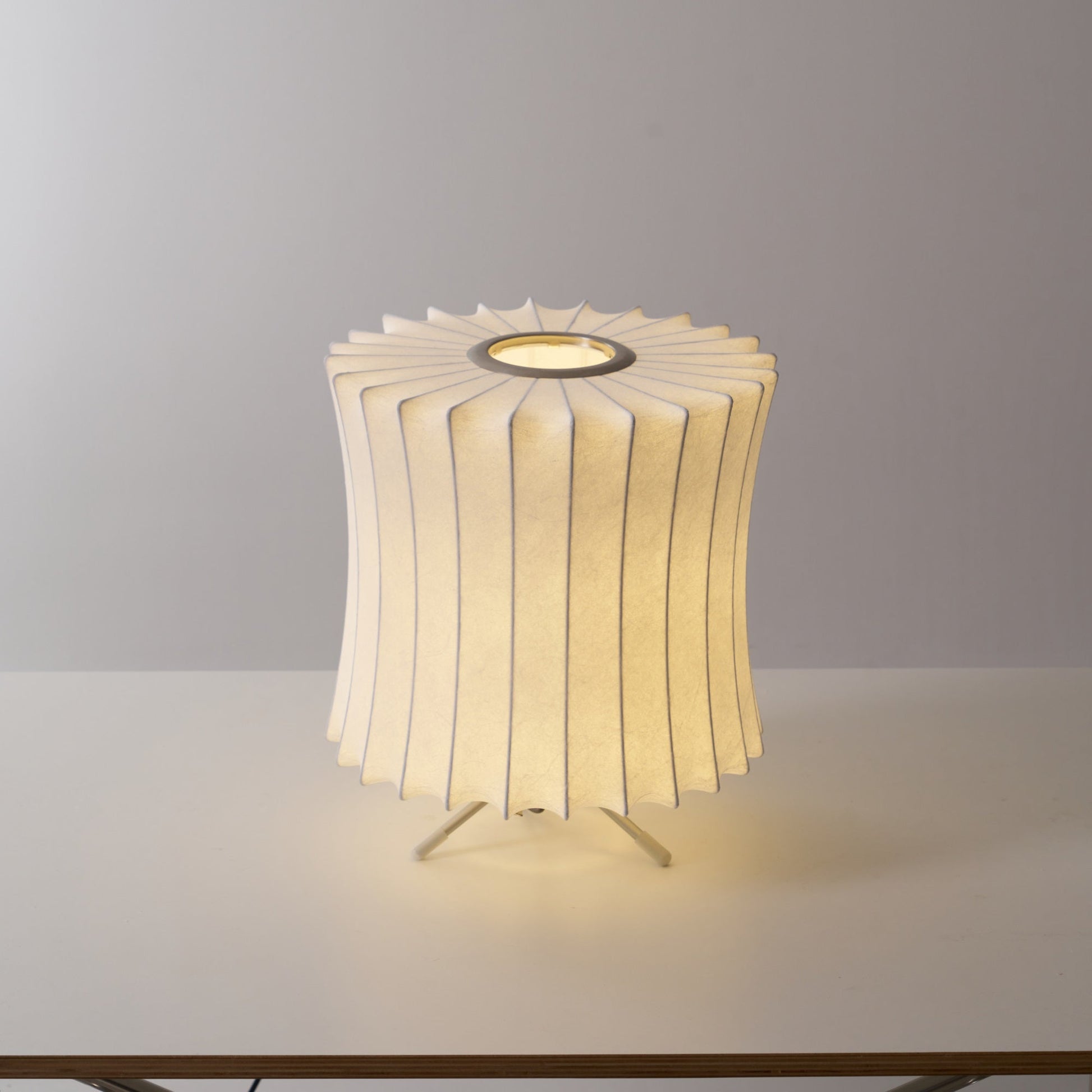 Nelson Tripod Table Lamp - Blowlighting