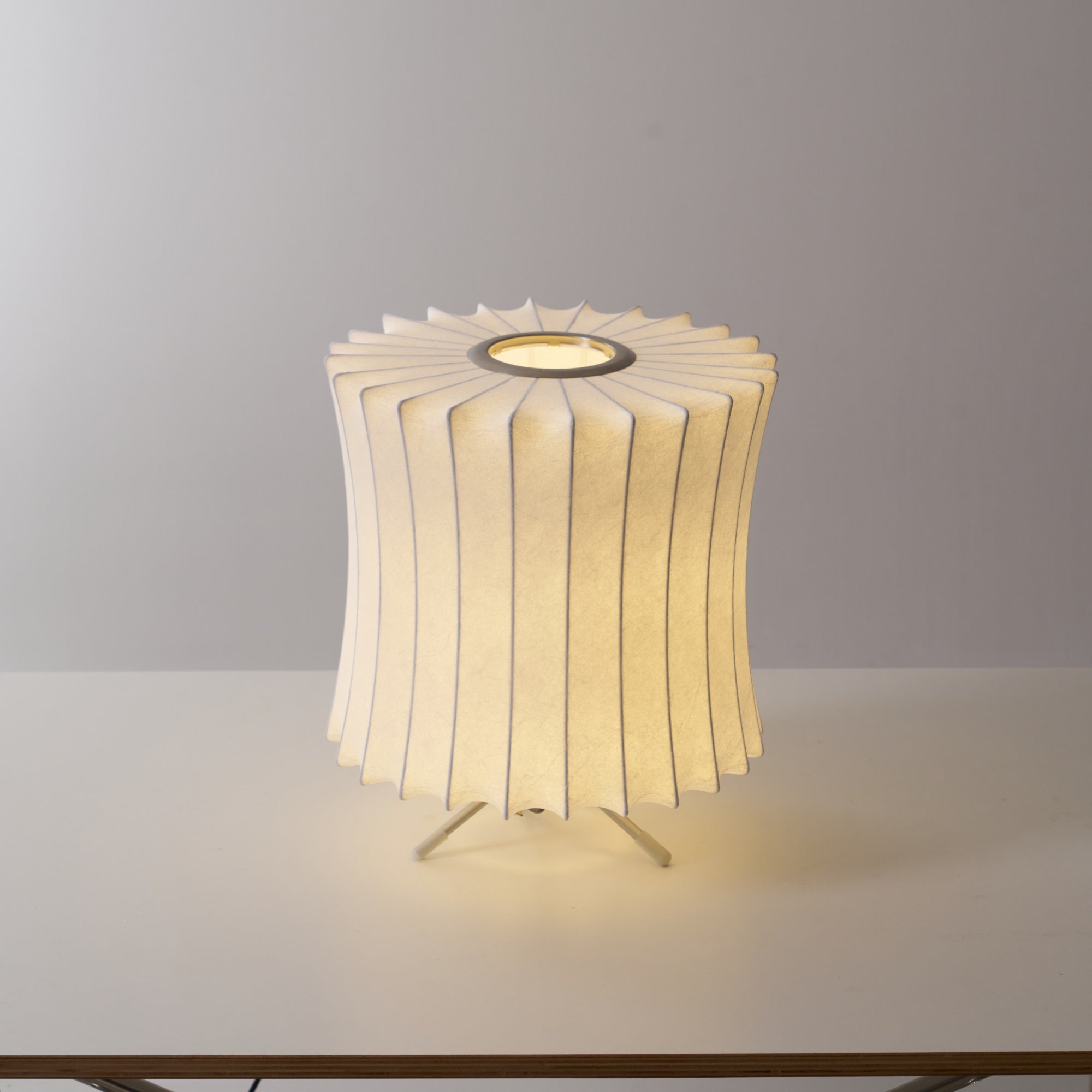 Nelson Tripod Table Lamp - Blowlighting