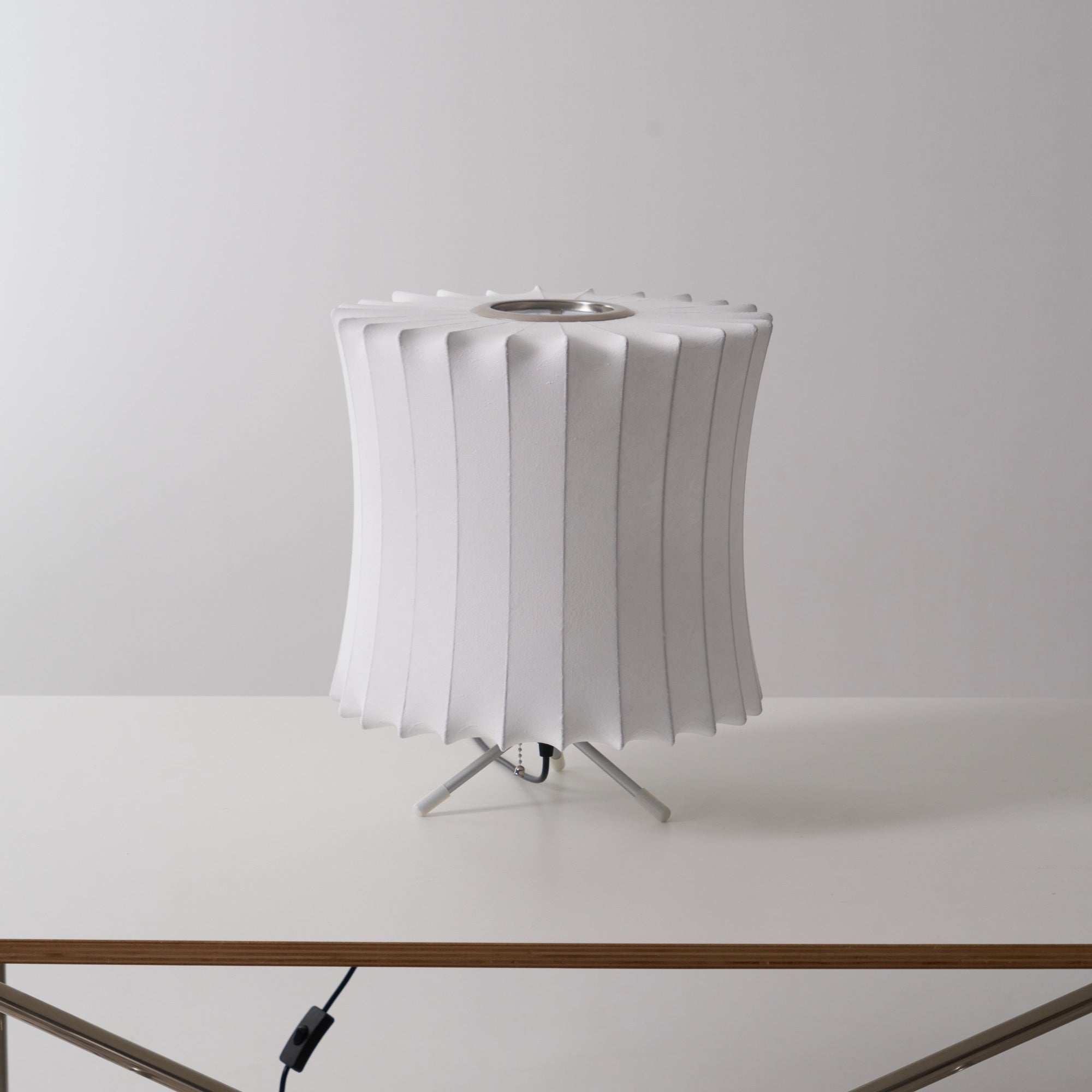 Nelson Tripod Table Lamp - Blowlighting