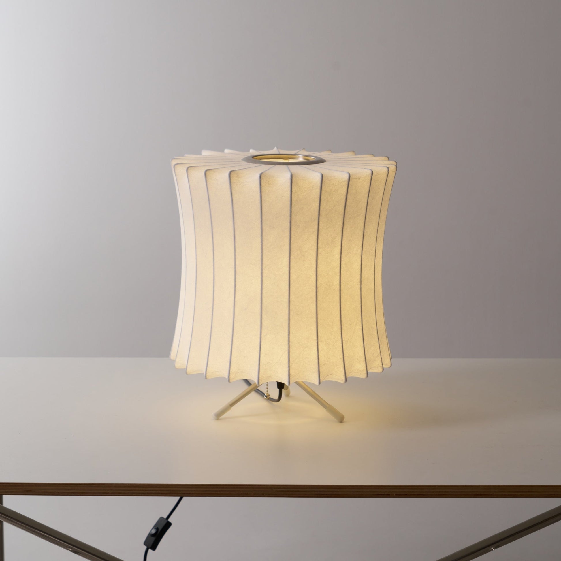 Nelson Tripod Table Lamp - Blowlighting