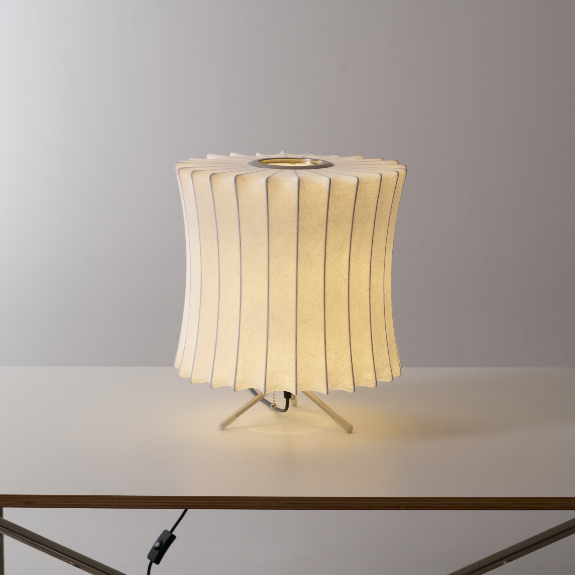 Nelson Tripod Table Lamp - Blowlighting