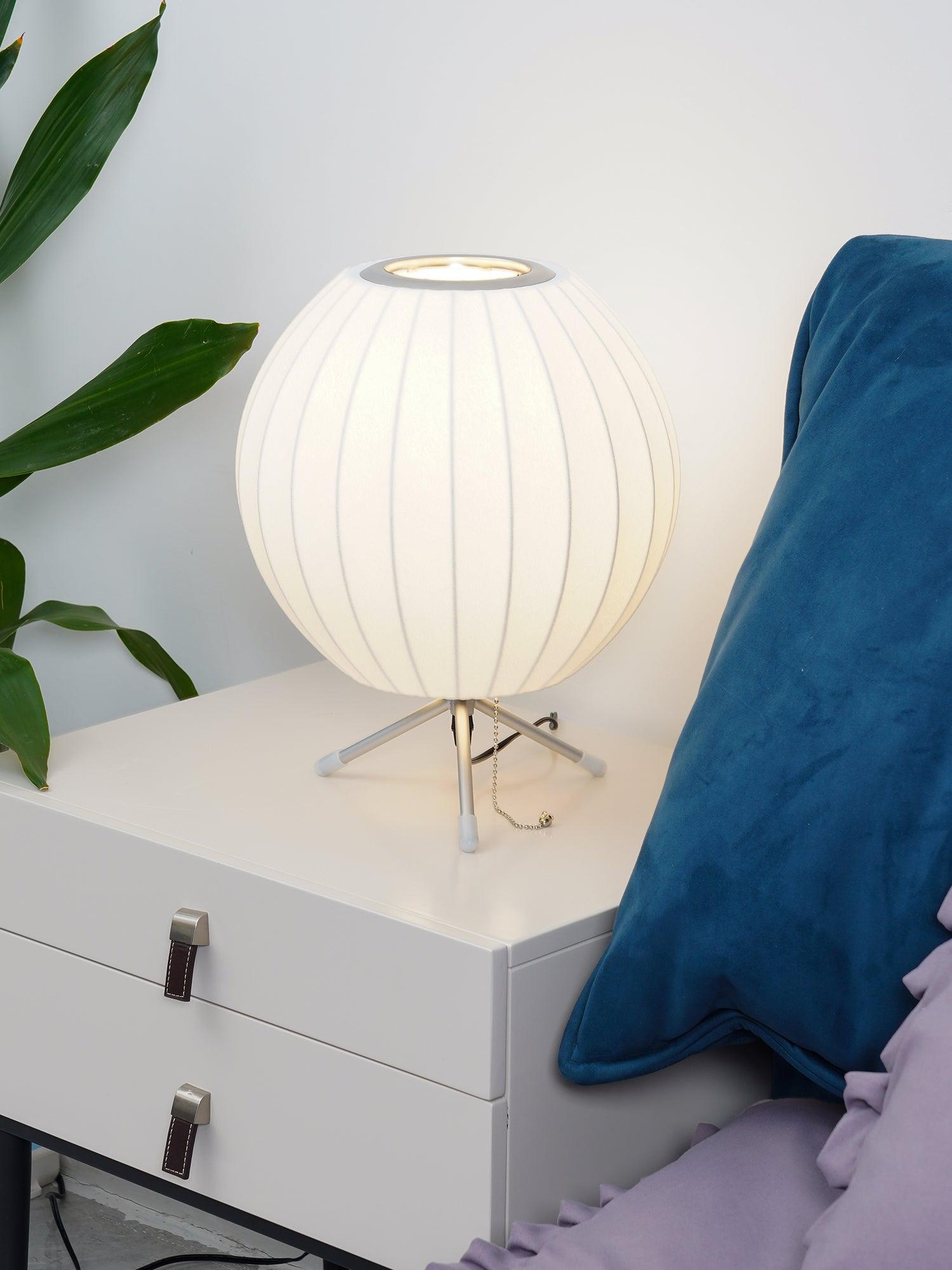 Nelson Tripod Table Lamp - Blowlighting