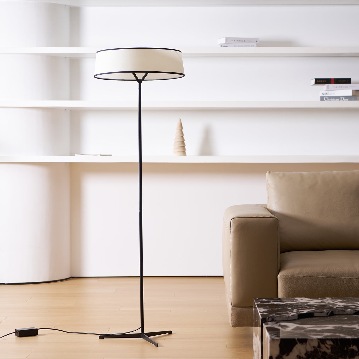 Dama Floor Lamp - Blowlighting