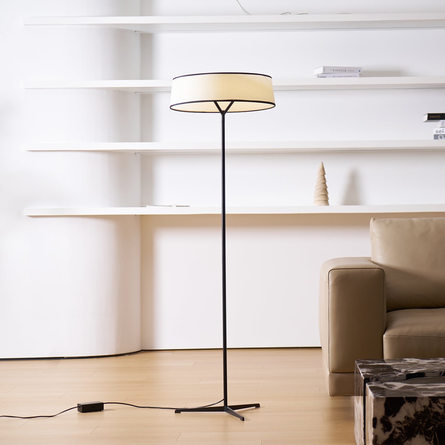 Dama Floor Lamp - Blowlighting