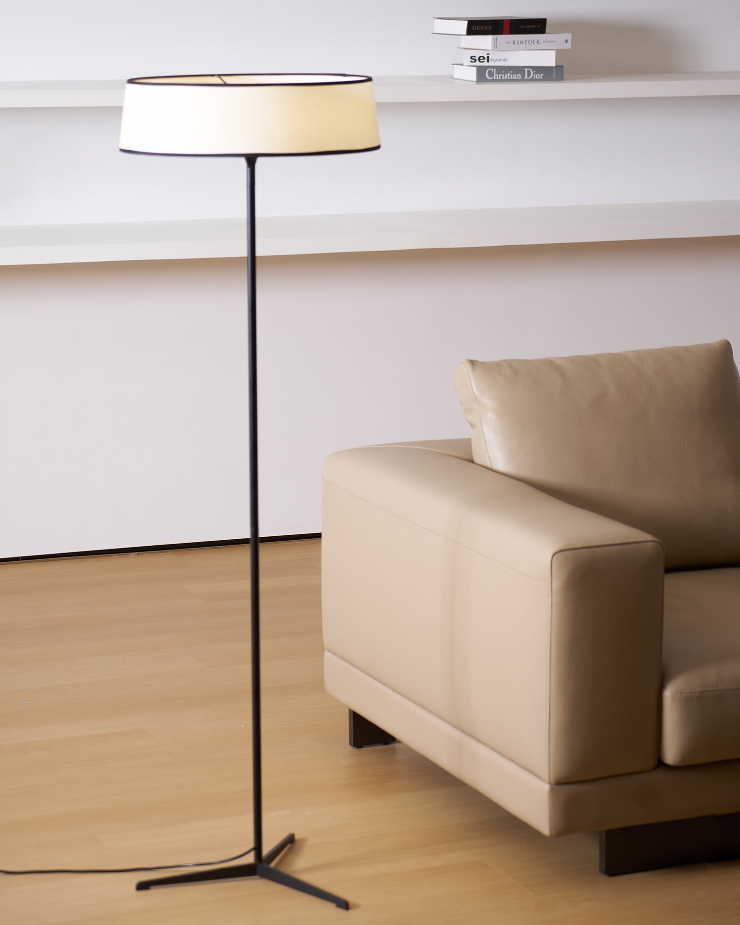 Dama Floor Lamp - Blowlighting