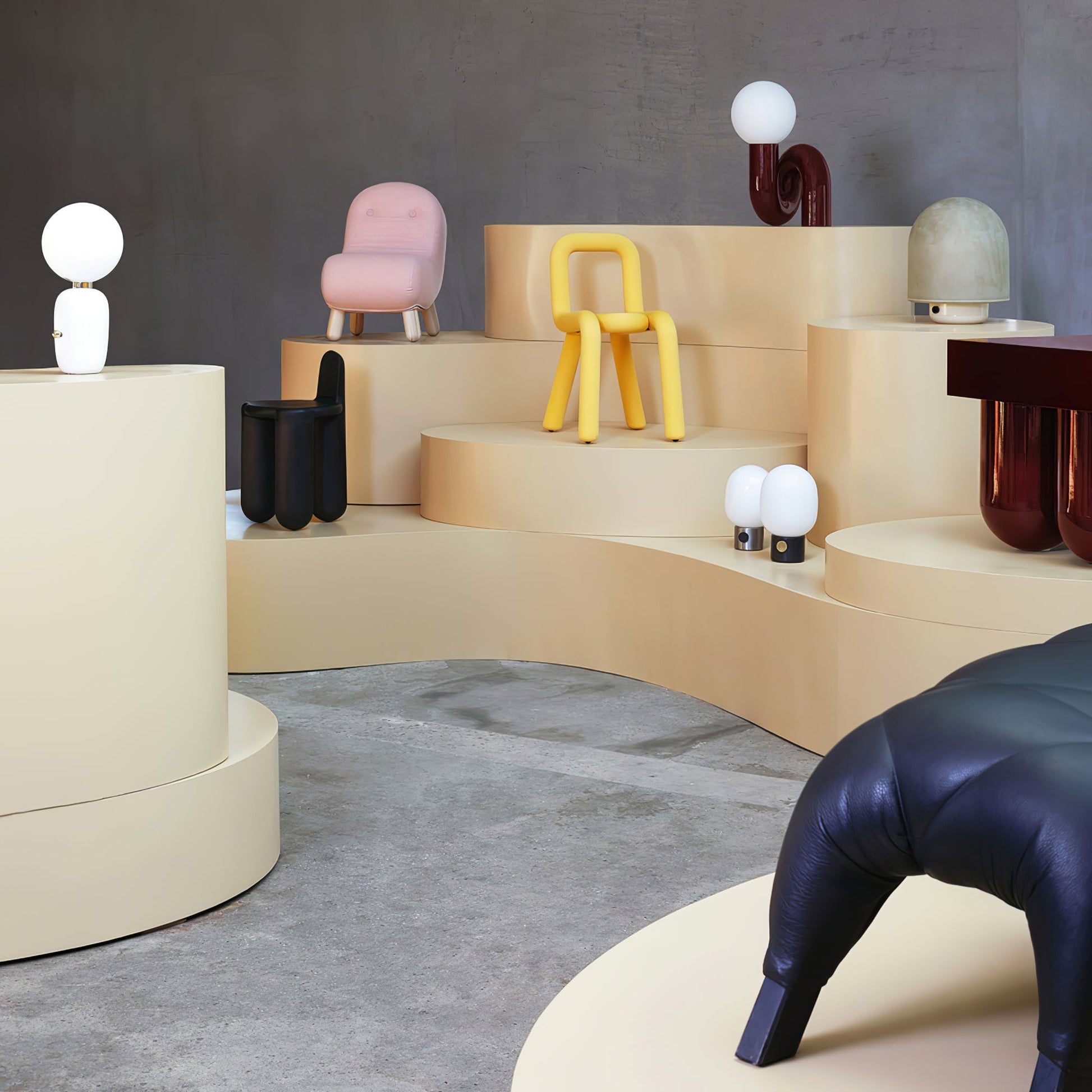 Playful N Shape Table Lamp - Blowlighting