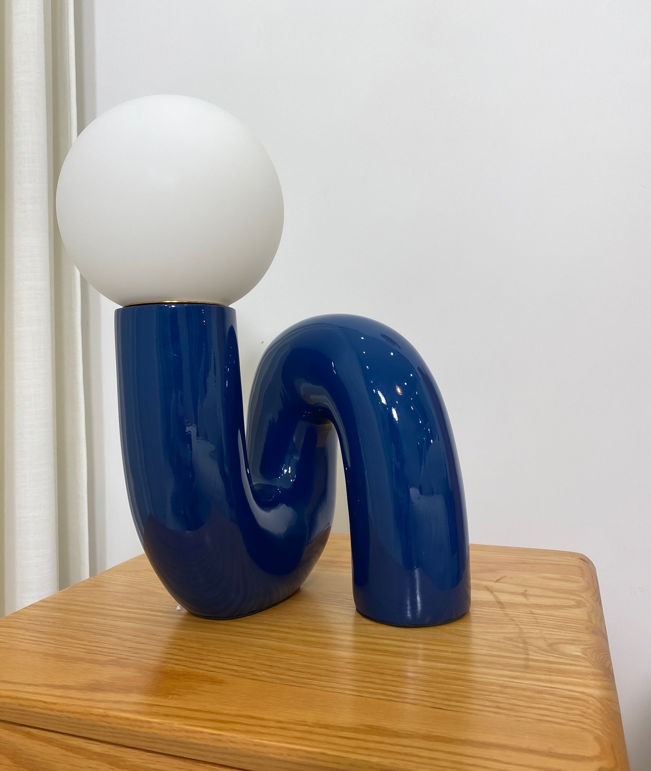 Playful N Shape Table Lamp - Blowlighting