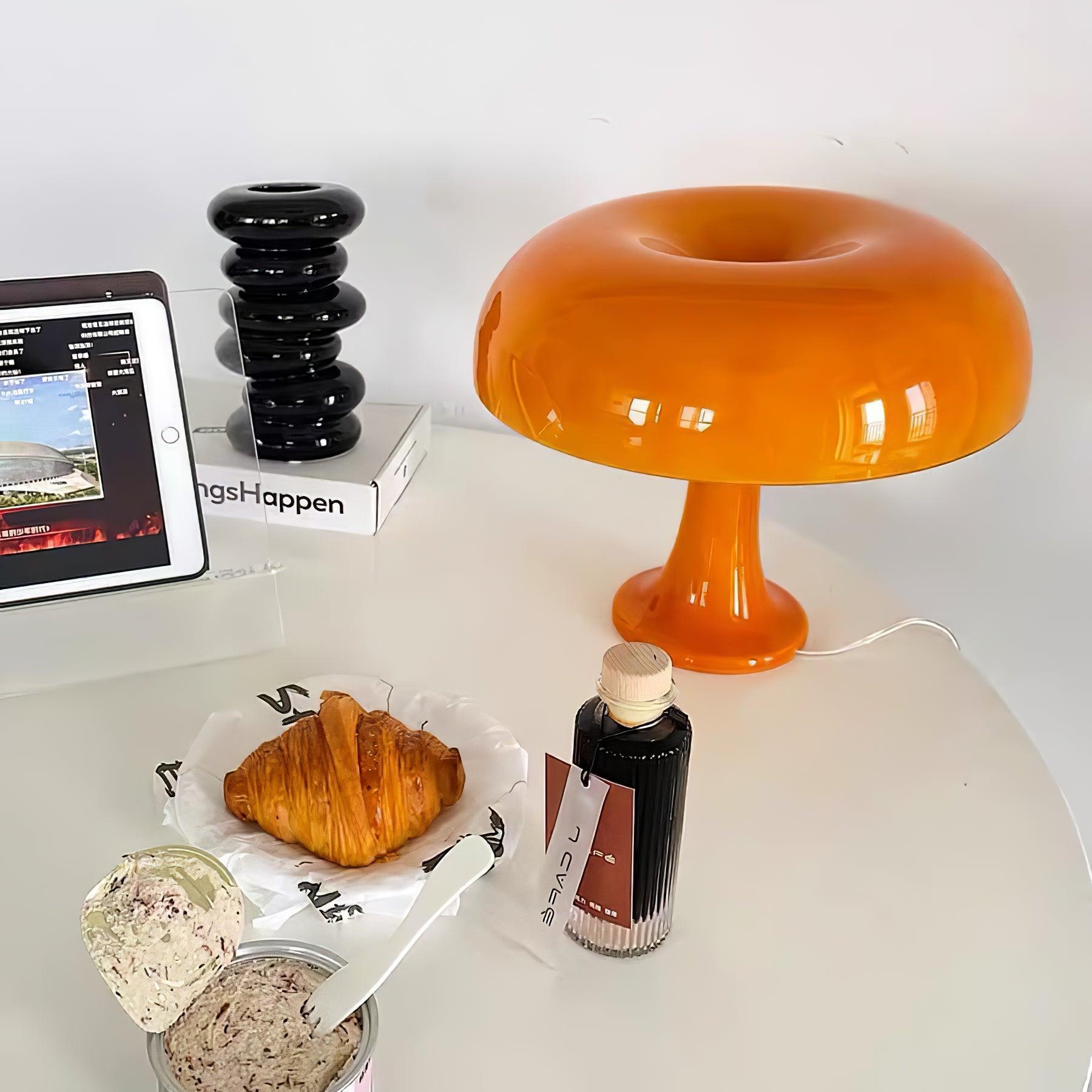 Mushroom Playful Table Lamp - Blowlighting