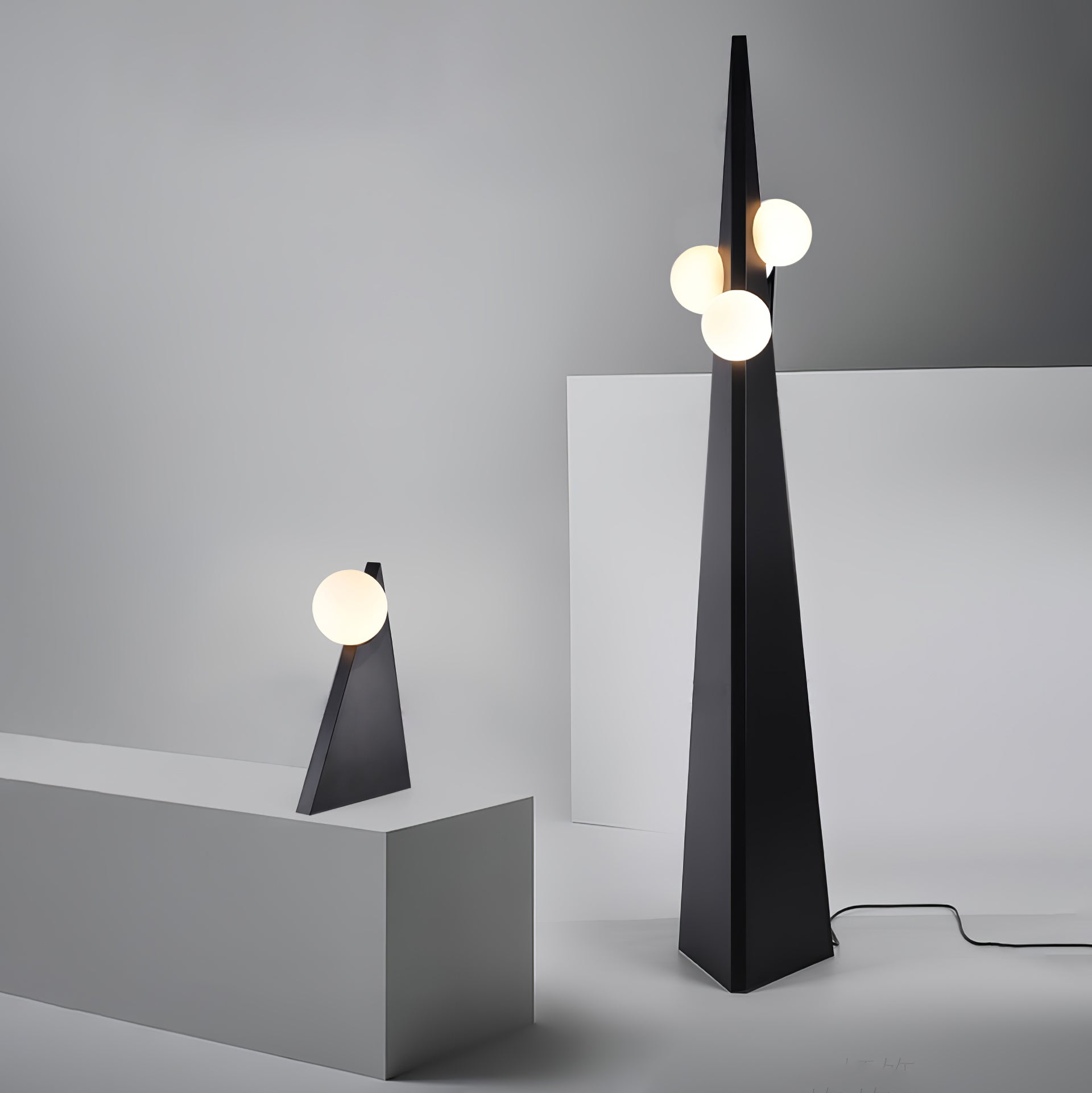 Lymarora Sculptural Metal Floor Lamp - Blowlighting