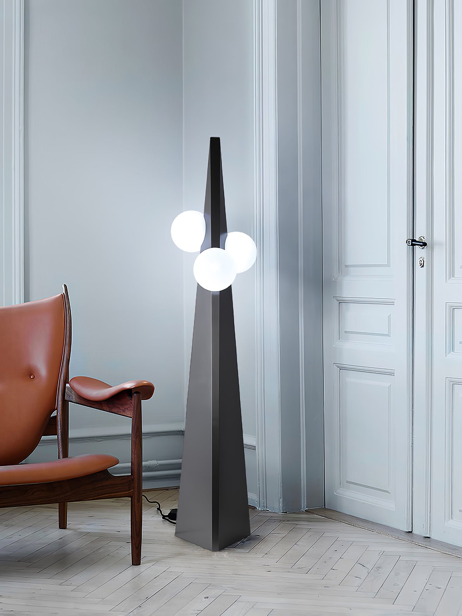 Lymarora Sculptural Metal Floor Lamp - Blowlighting