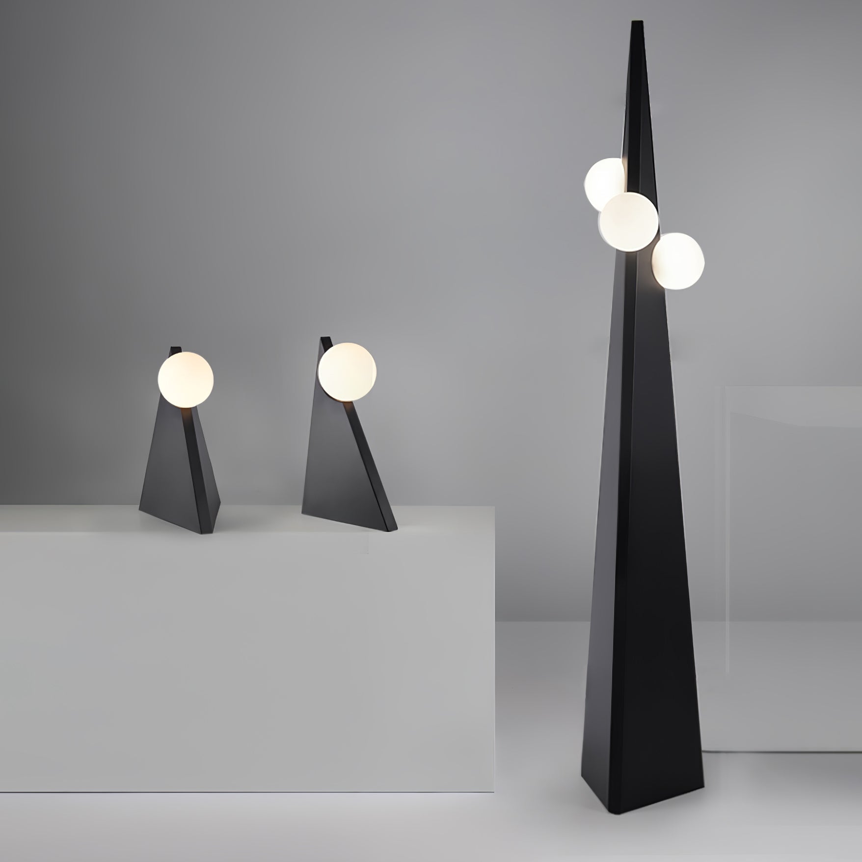 Lymarora Sculptural Metal Floor Lamp - Blowlighting