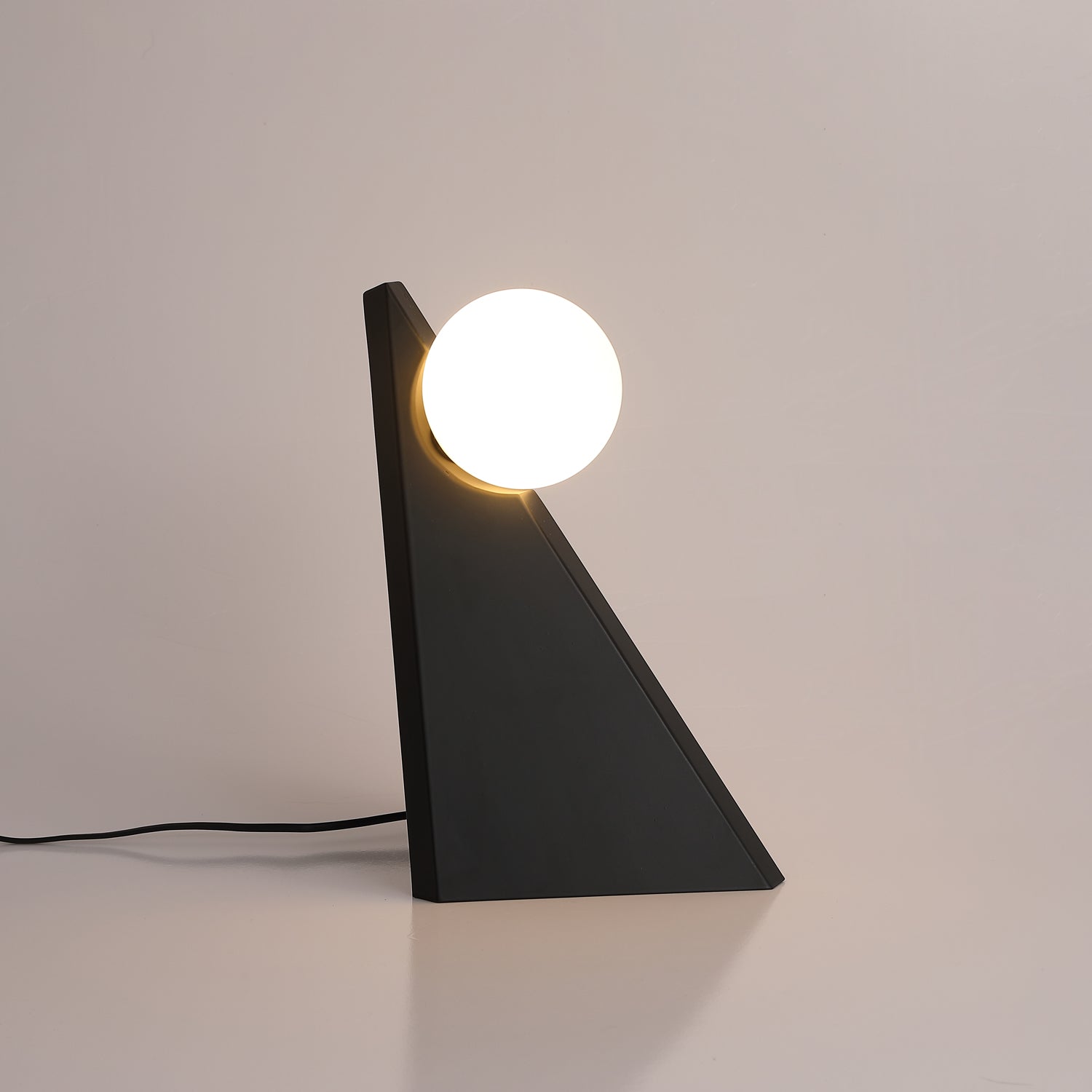 Noir Roy Table Lamp - Blowlighting