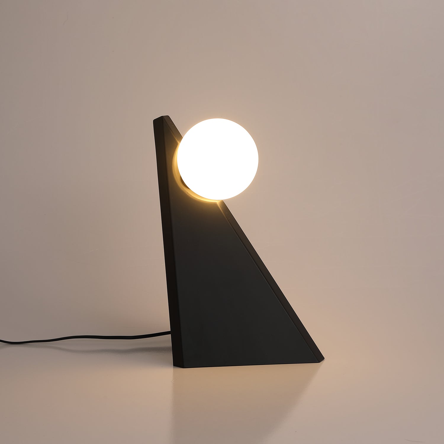Noir Roy Table Lamp - Blowlighting