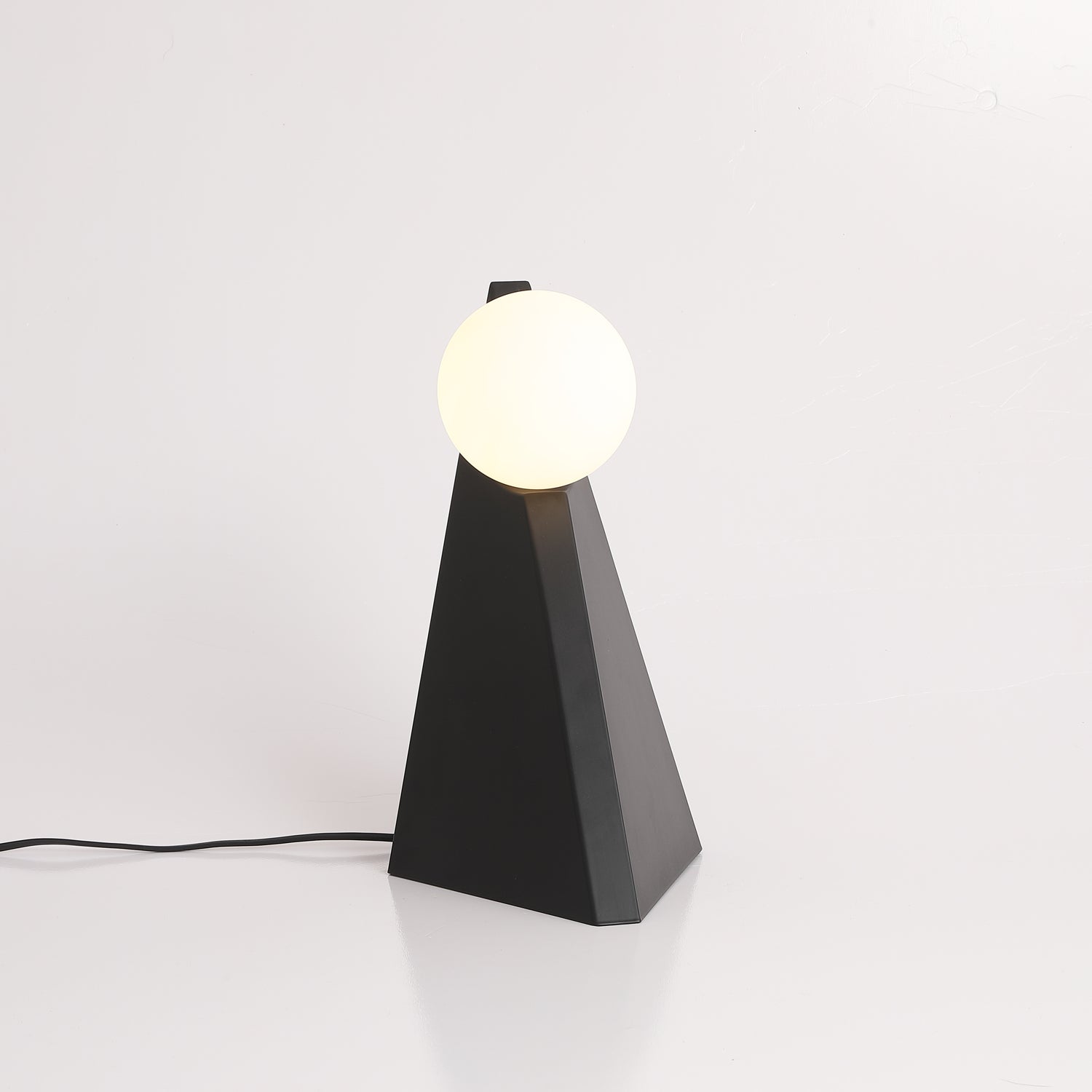Noir Roy Table Lamp - Blowlighting