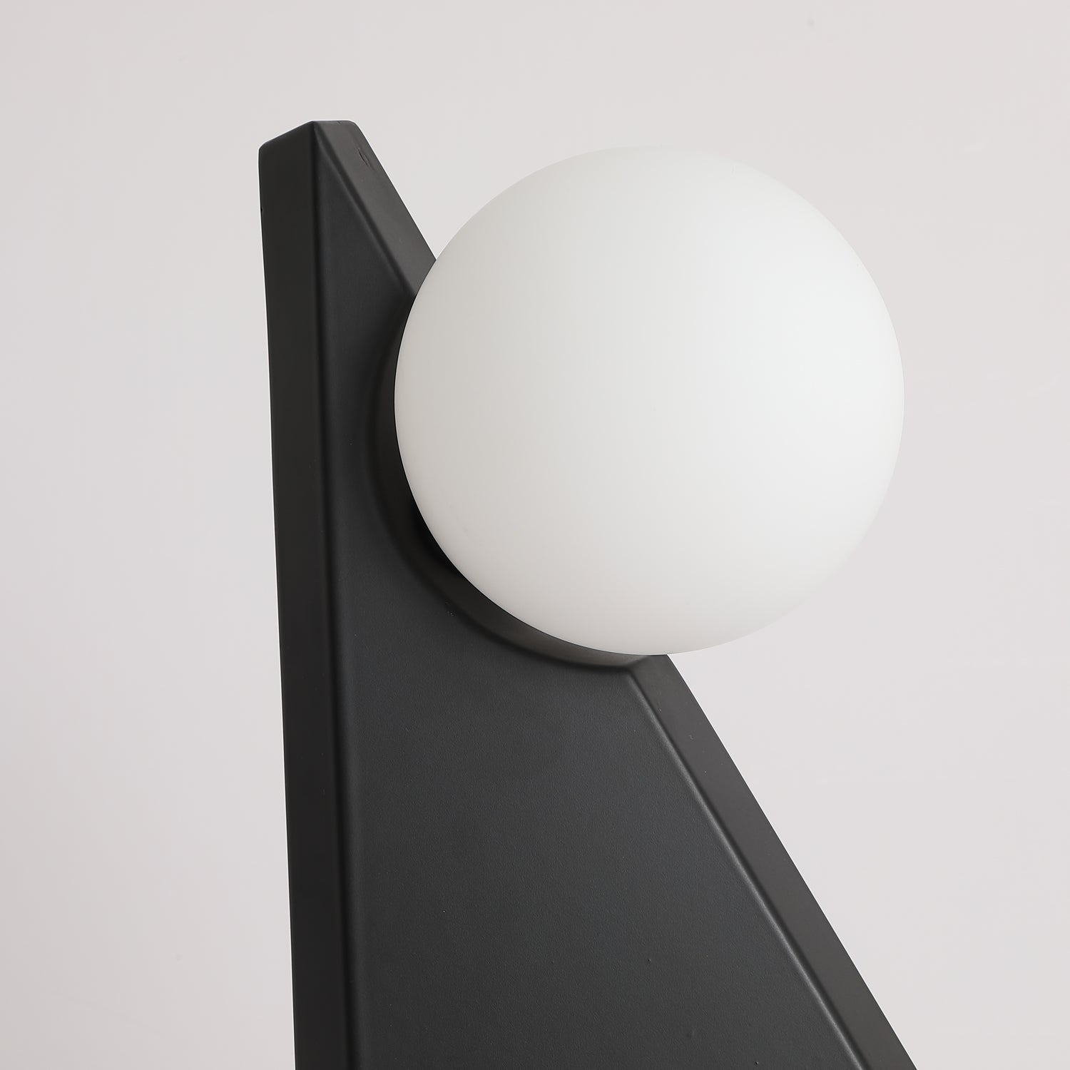 Noir Roy Table Lamp - Blowlighting