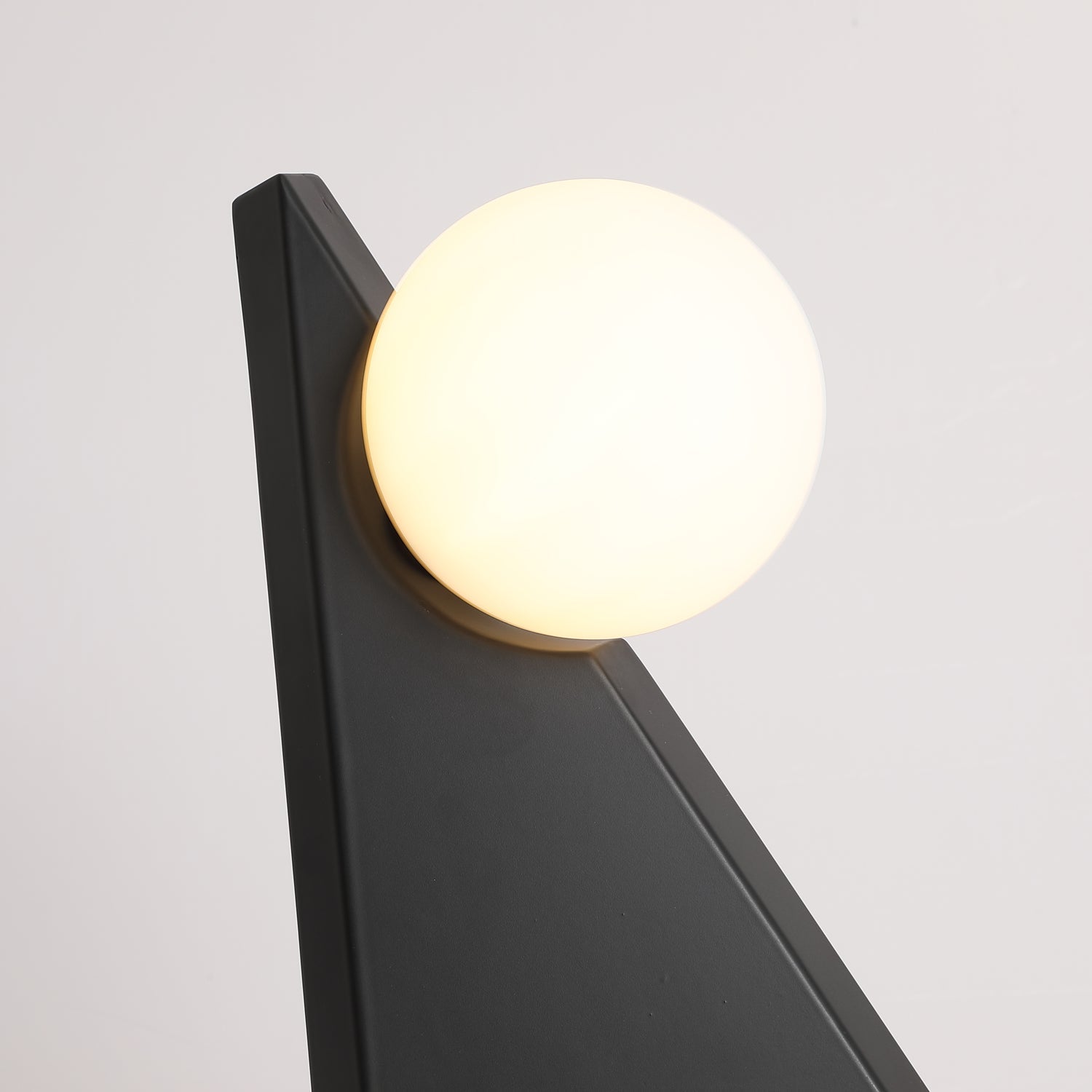 Noir Roy Table Lamp - Blowlighting