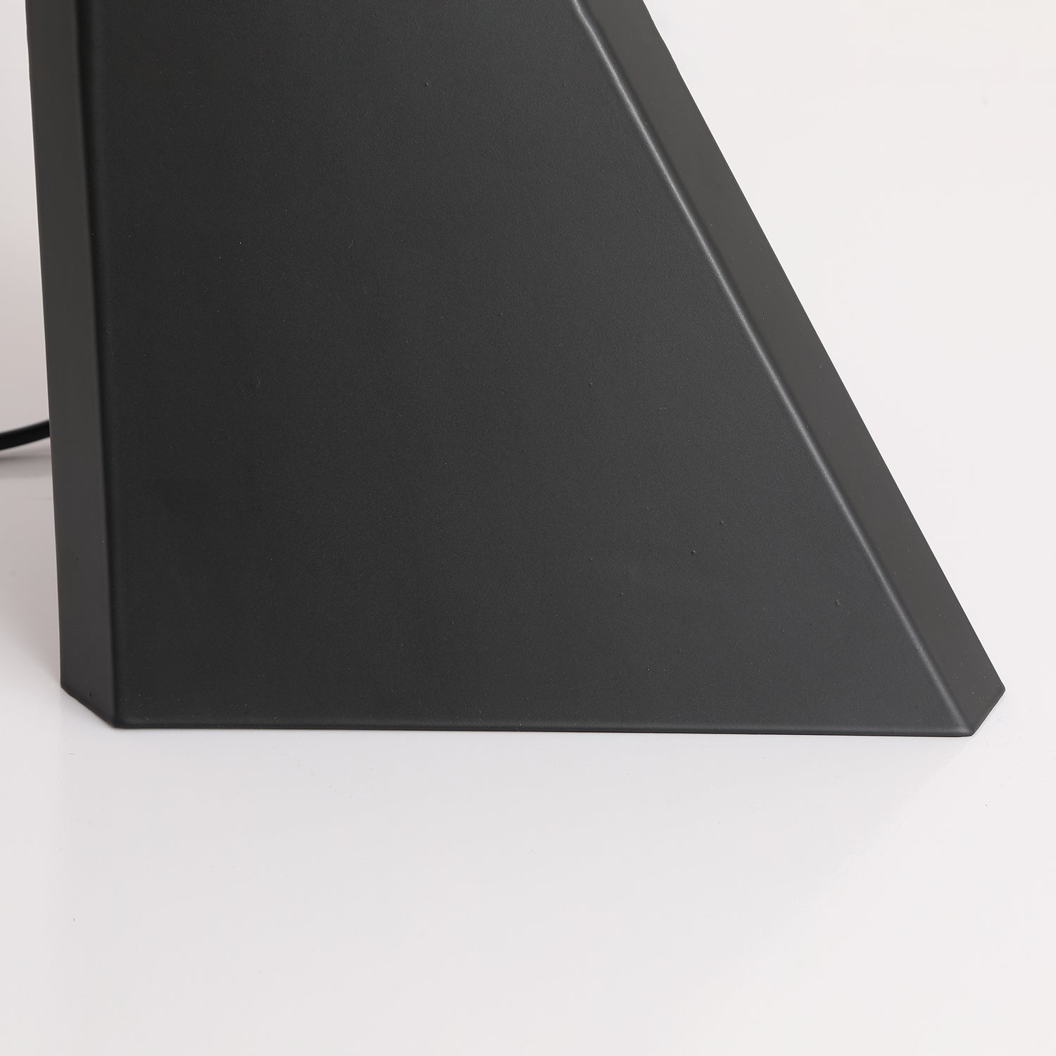 Noir Roy Table Lamp - Blowlighting
